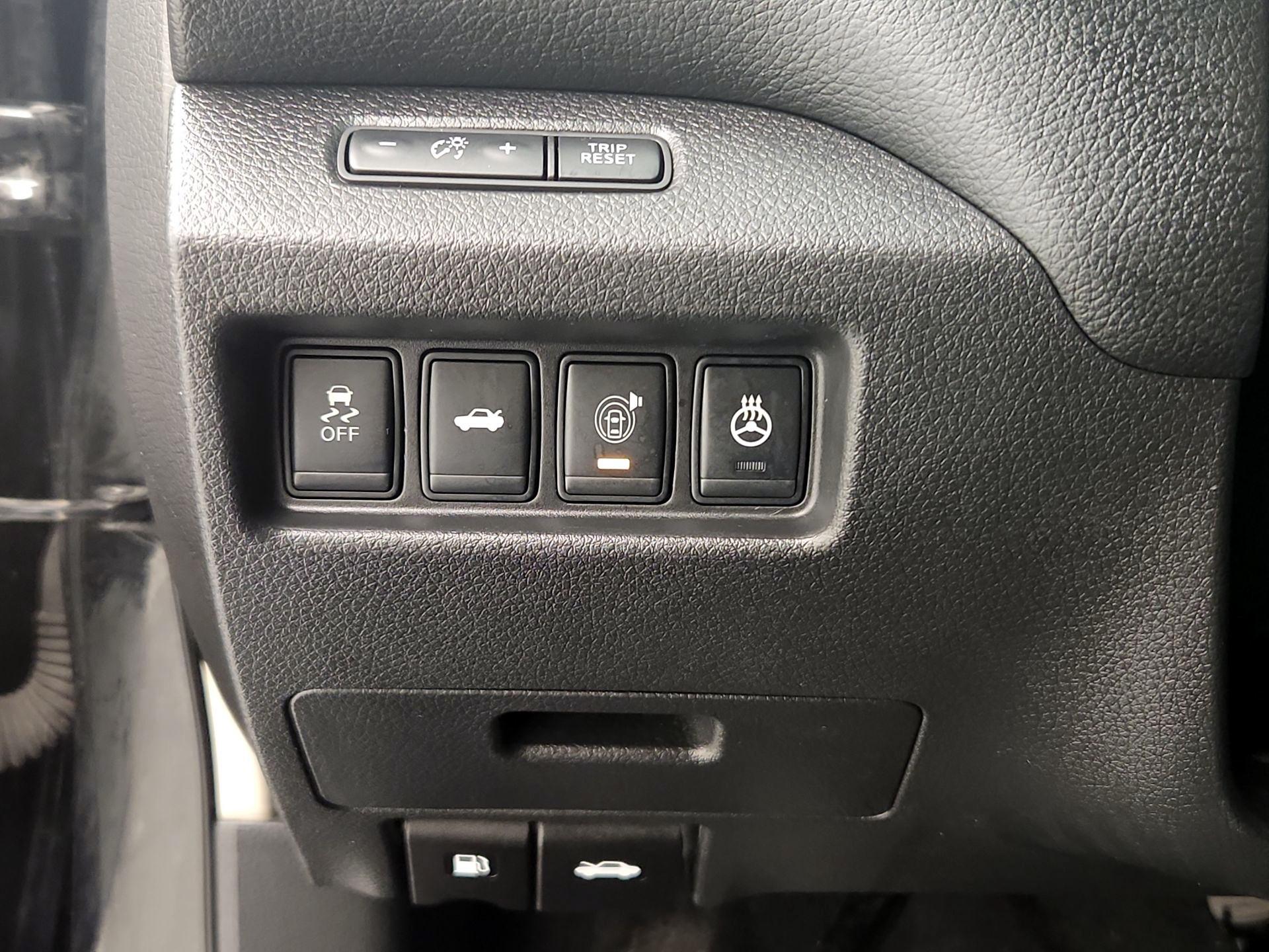 Thumbnail: 2013 Nissan Altima - 13