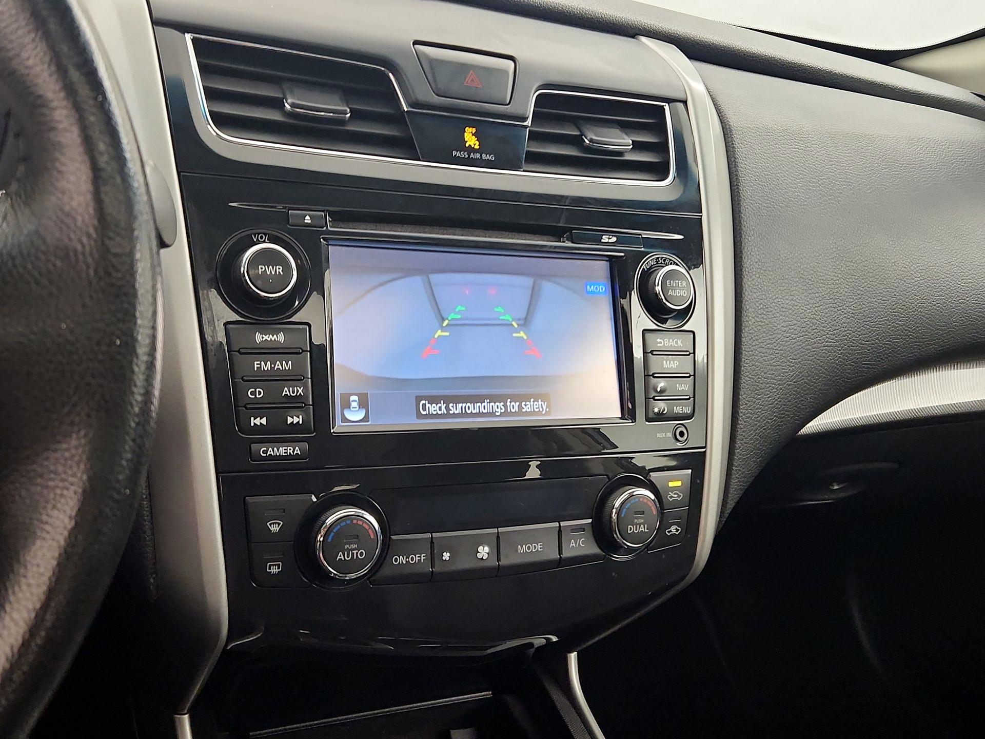 Thumbnail: 2013 Nissan Altima - 15