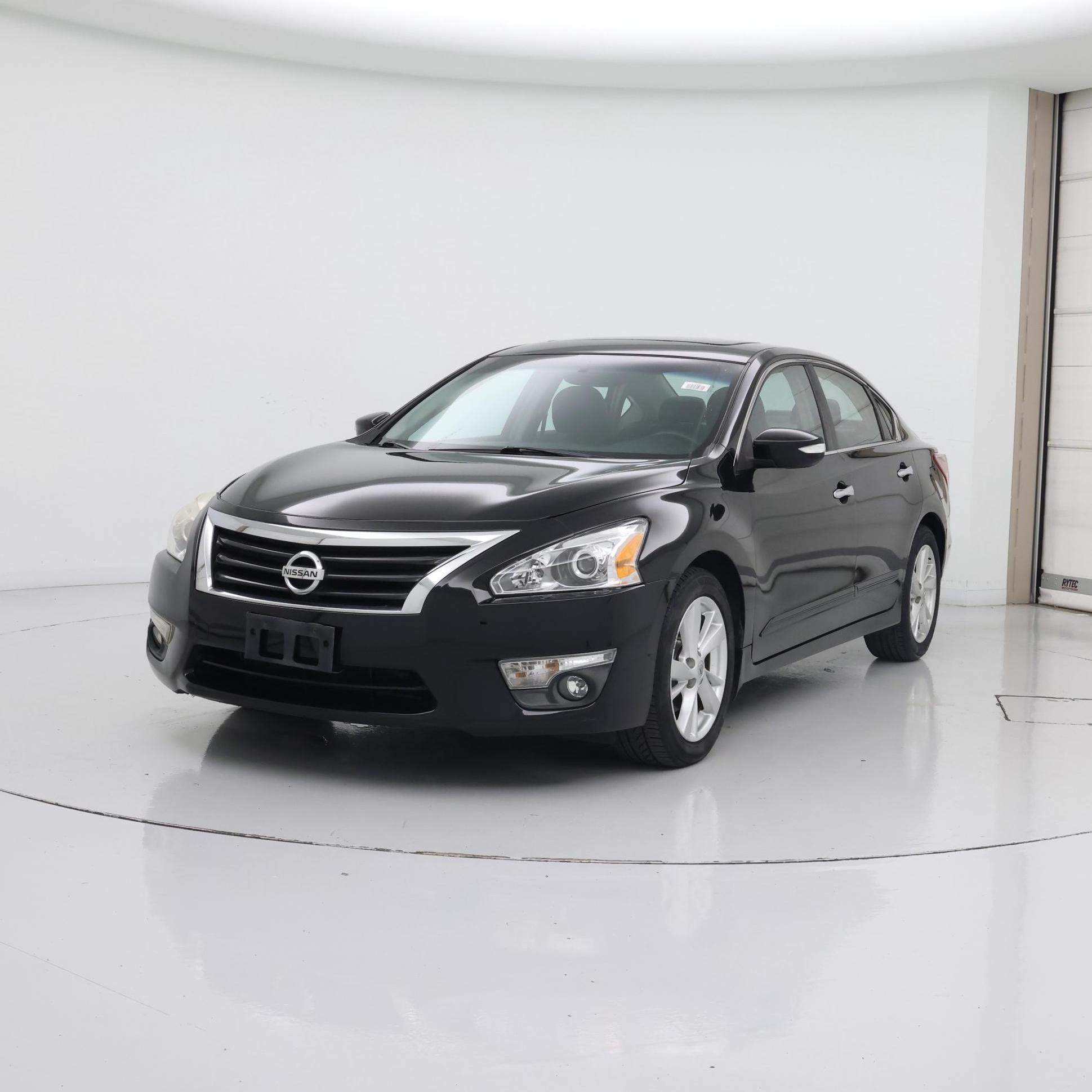 Thumbnail: 2013 Nissan Altima - 4