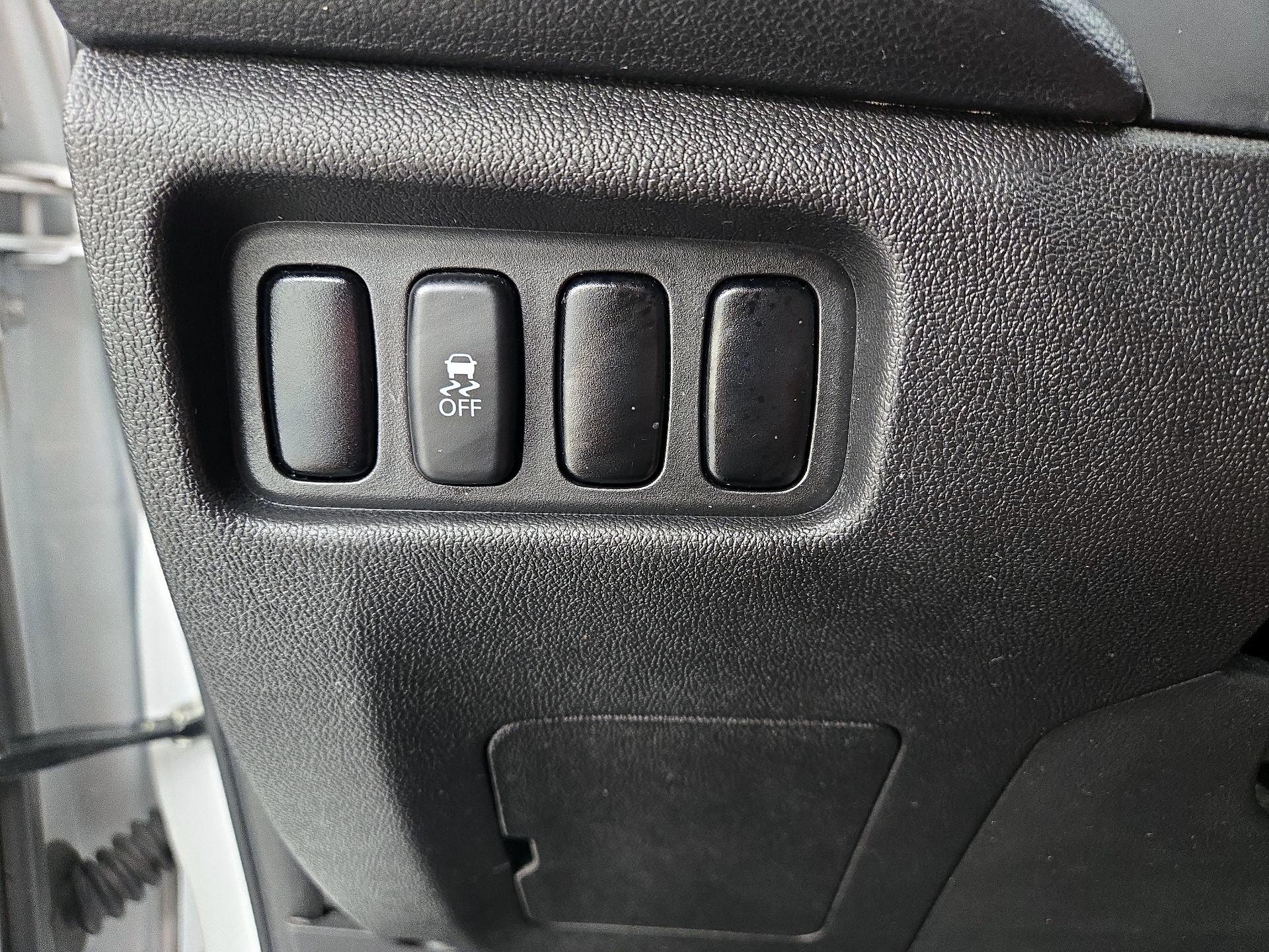 Thumbnail: 2015 Mitsubishi Outlander Sport - 13