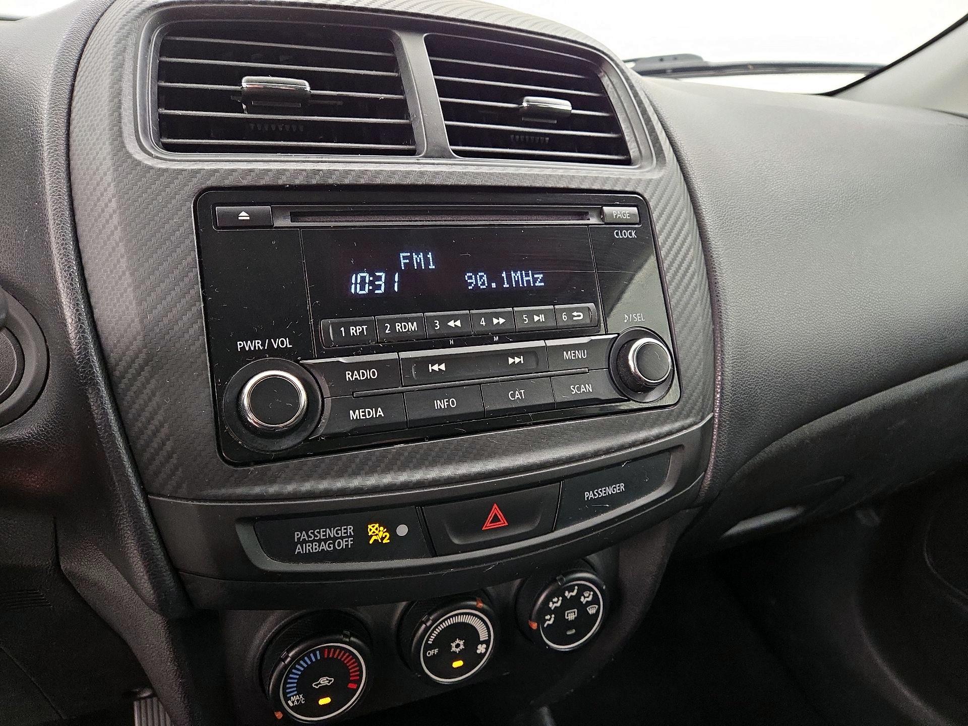 Thumbnail: 2015 Mitsubishi Outlander Sport - 14