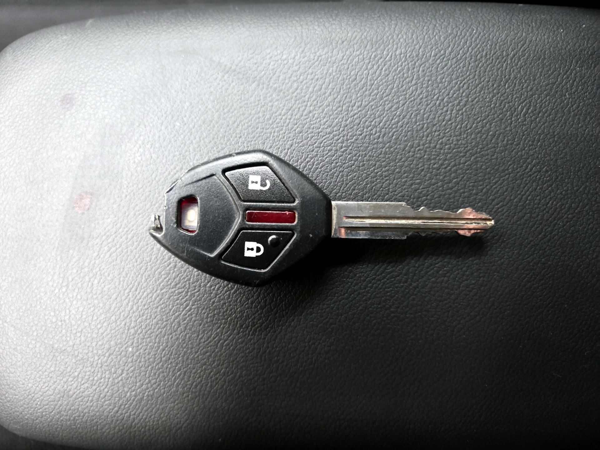 Thumbnail: 2015 Mitsubishi Outlander Sport - 20