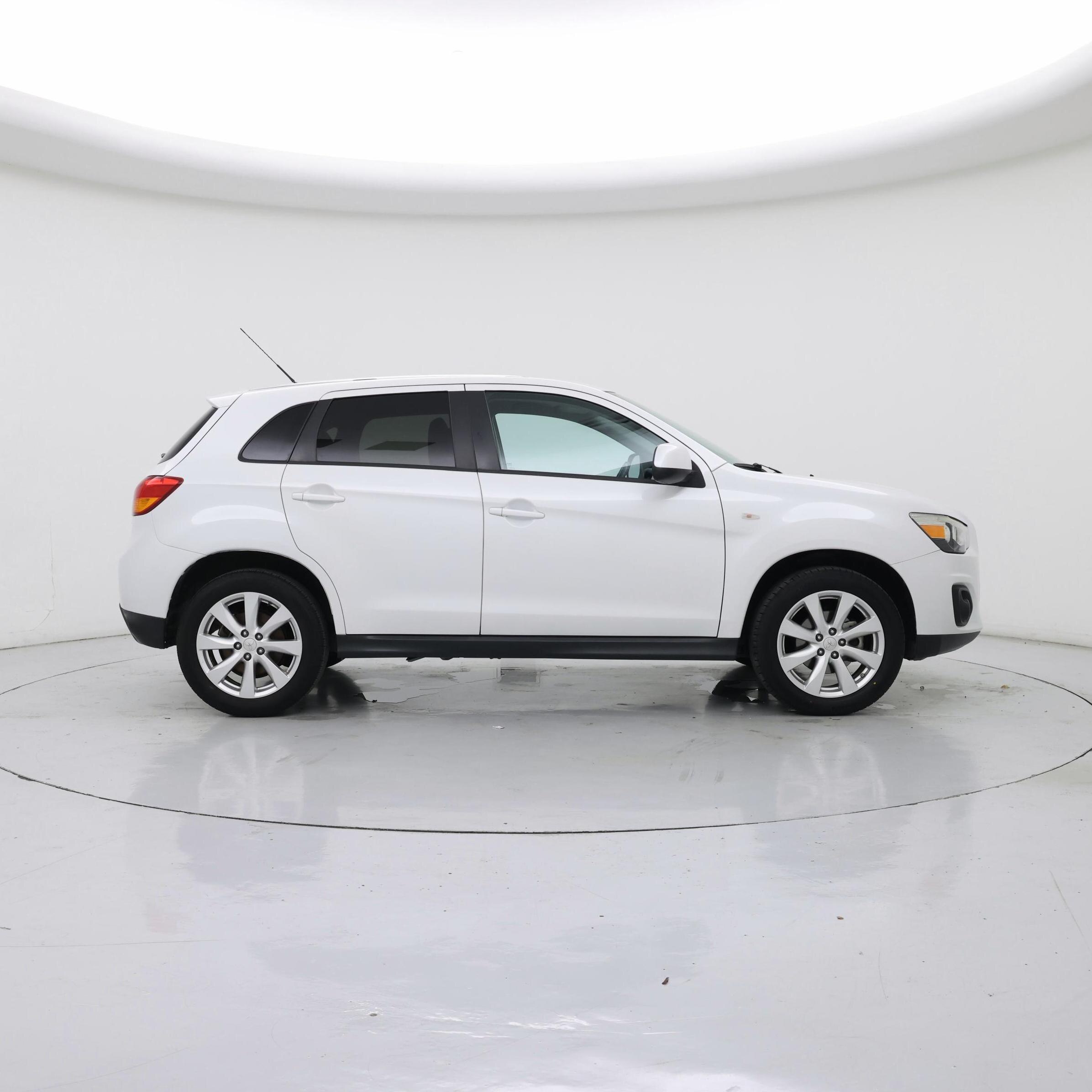 Thumbnail: 2015 Mitsubishi Outlander Sport - 7
