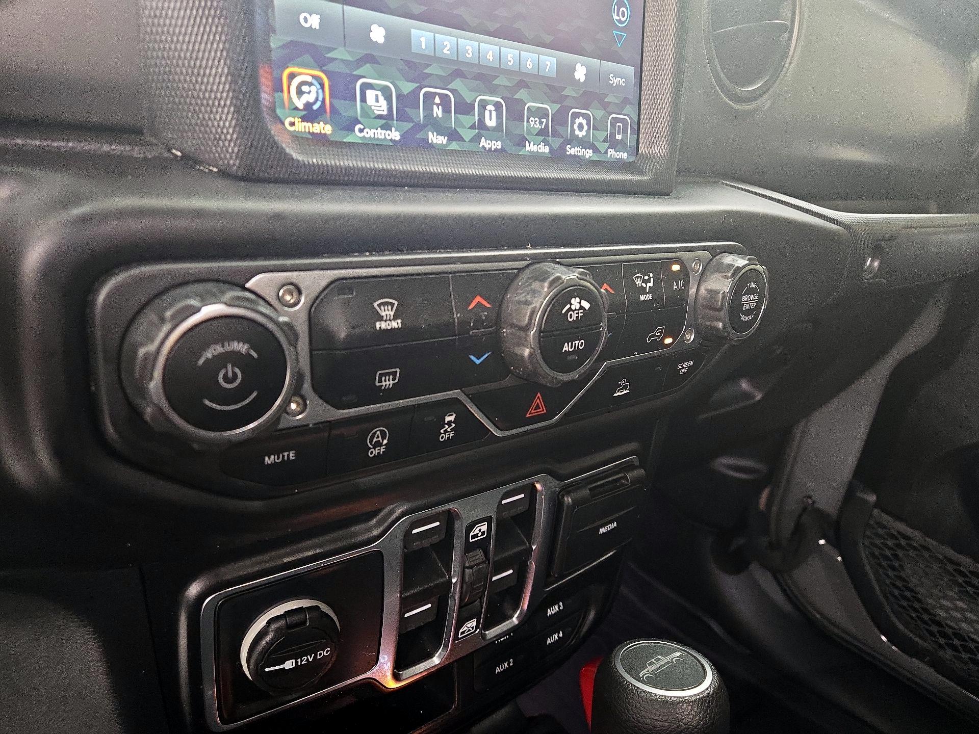 Thumbnail: 2021 Jeep Gladiator - 17