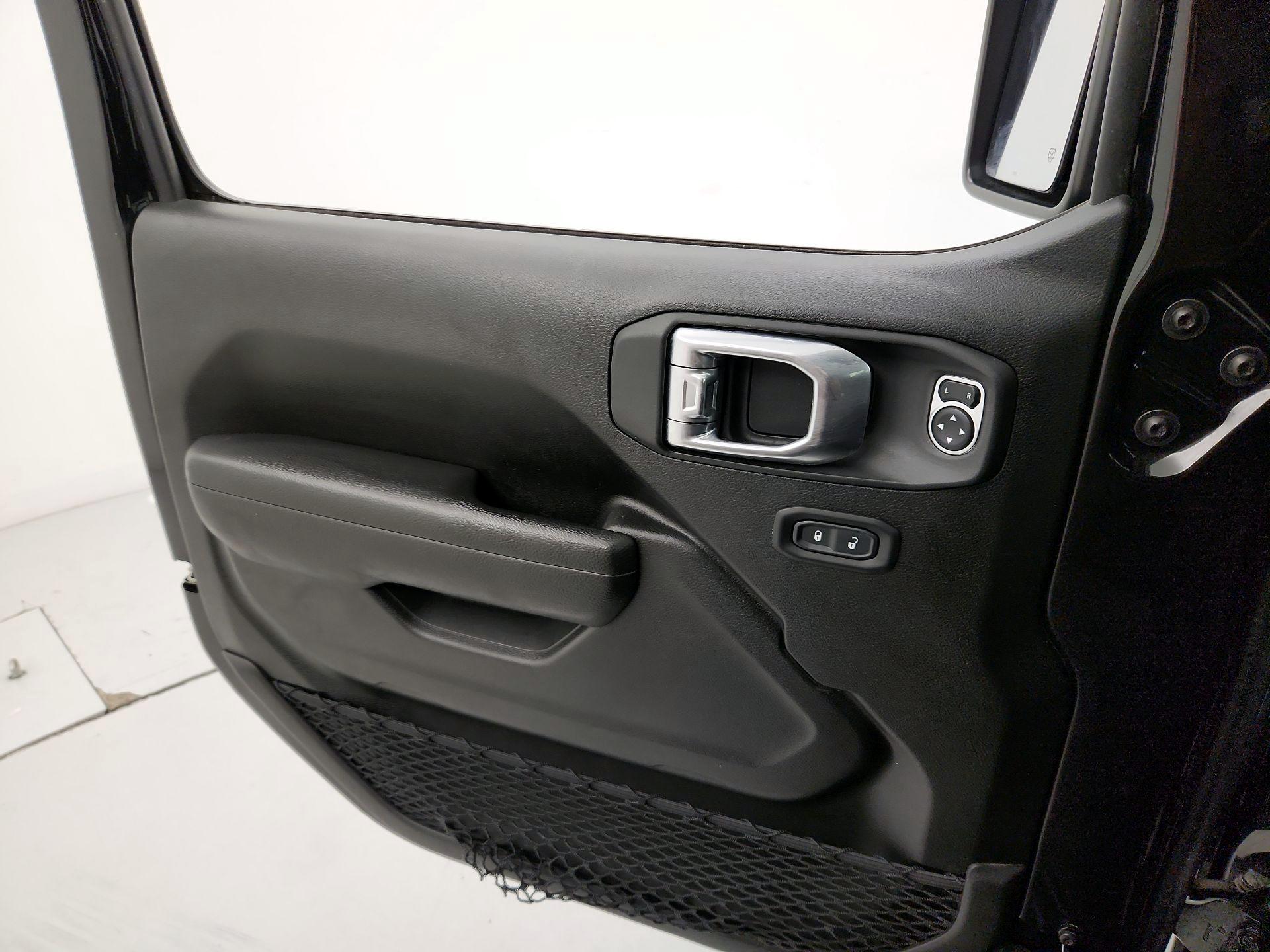 Thumbnail: 2023 Jeep Gladiator - 12
