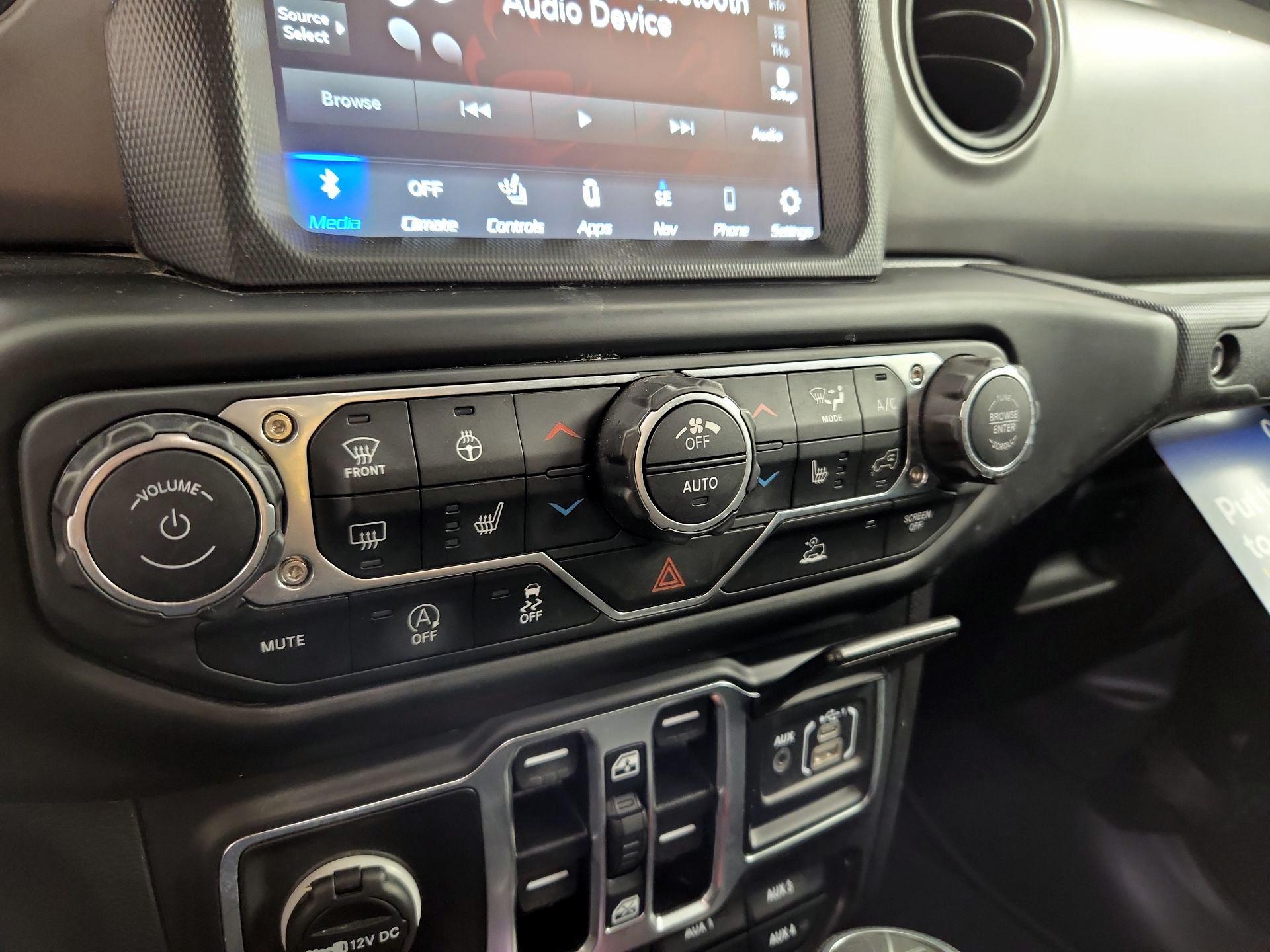 Thumbnail: 2023 Jeep Gladiator - 17