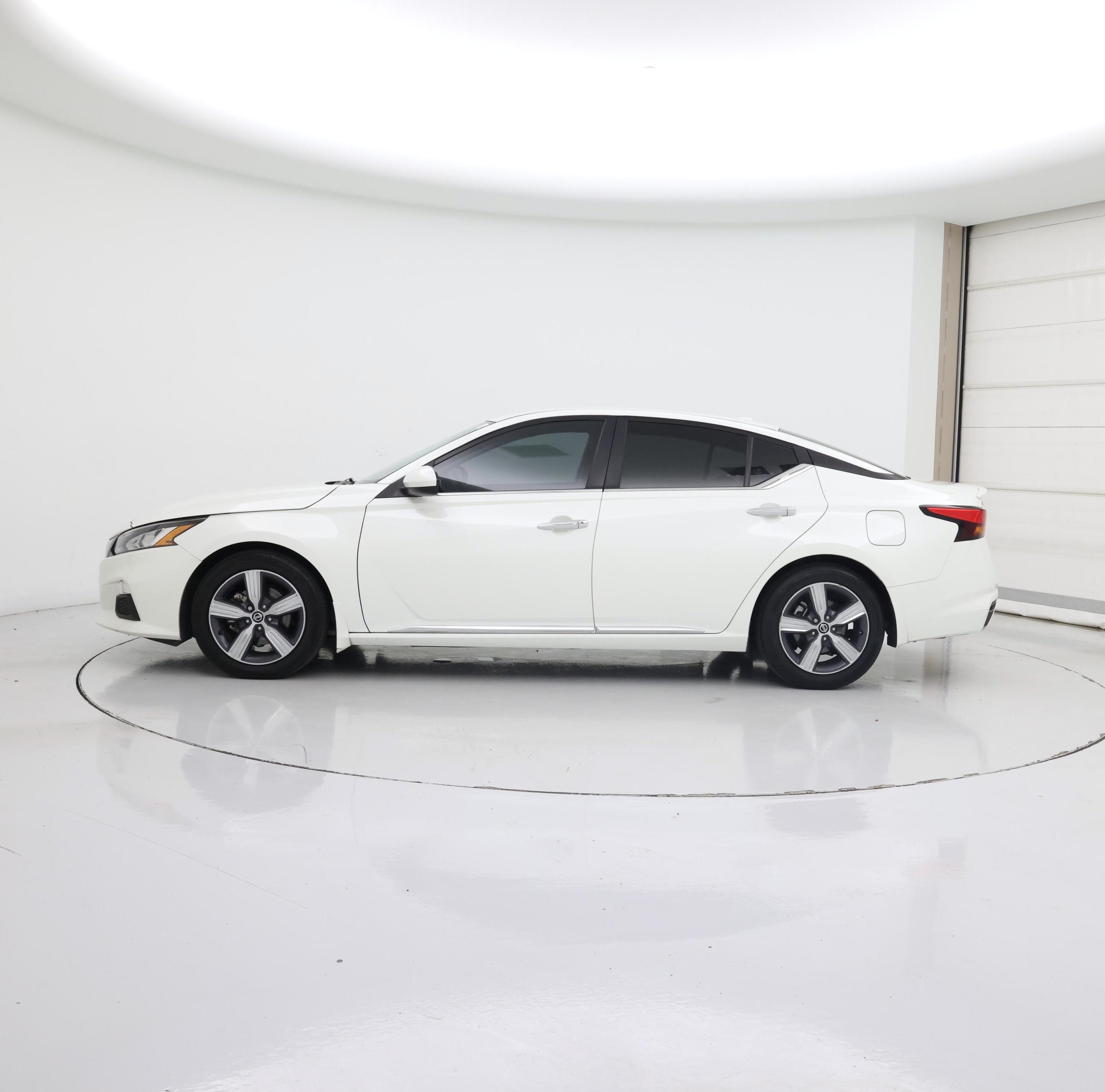 Thumbnail: 2021 Nissan Altima - 3