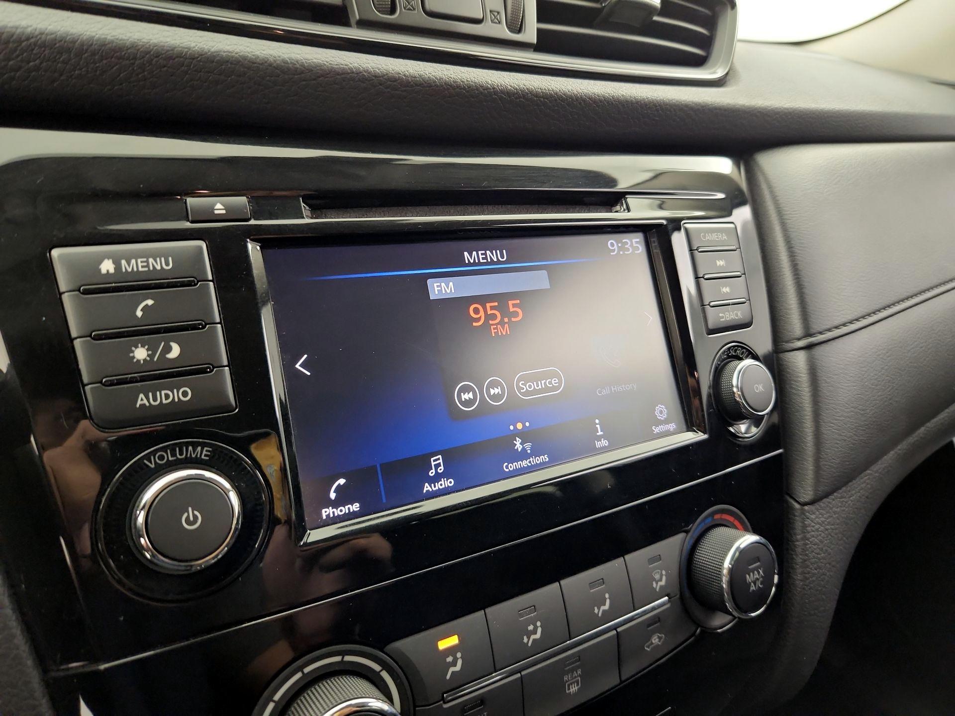 Thumbnail: 2019 Nissan Rogue - 15