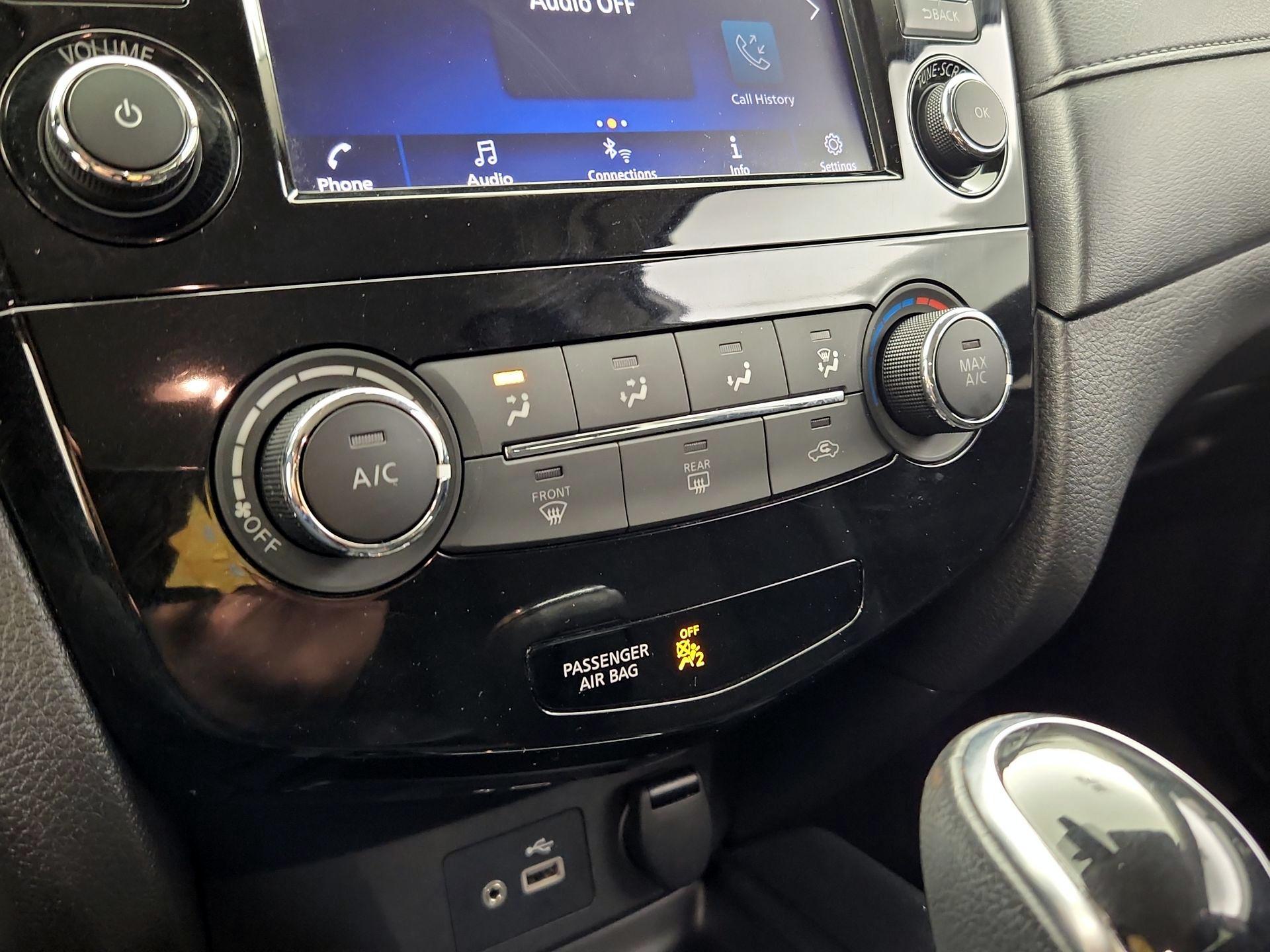 Thumbnail: 2019 Nissan Rogue - 16
