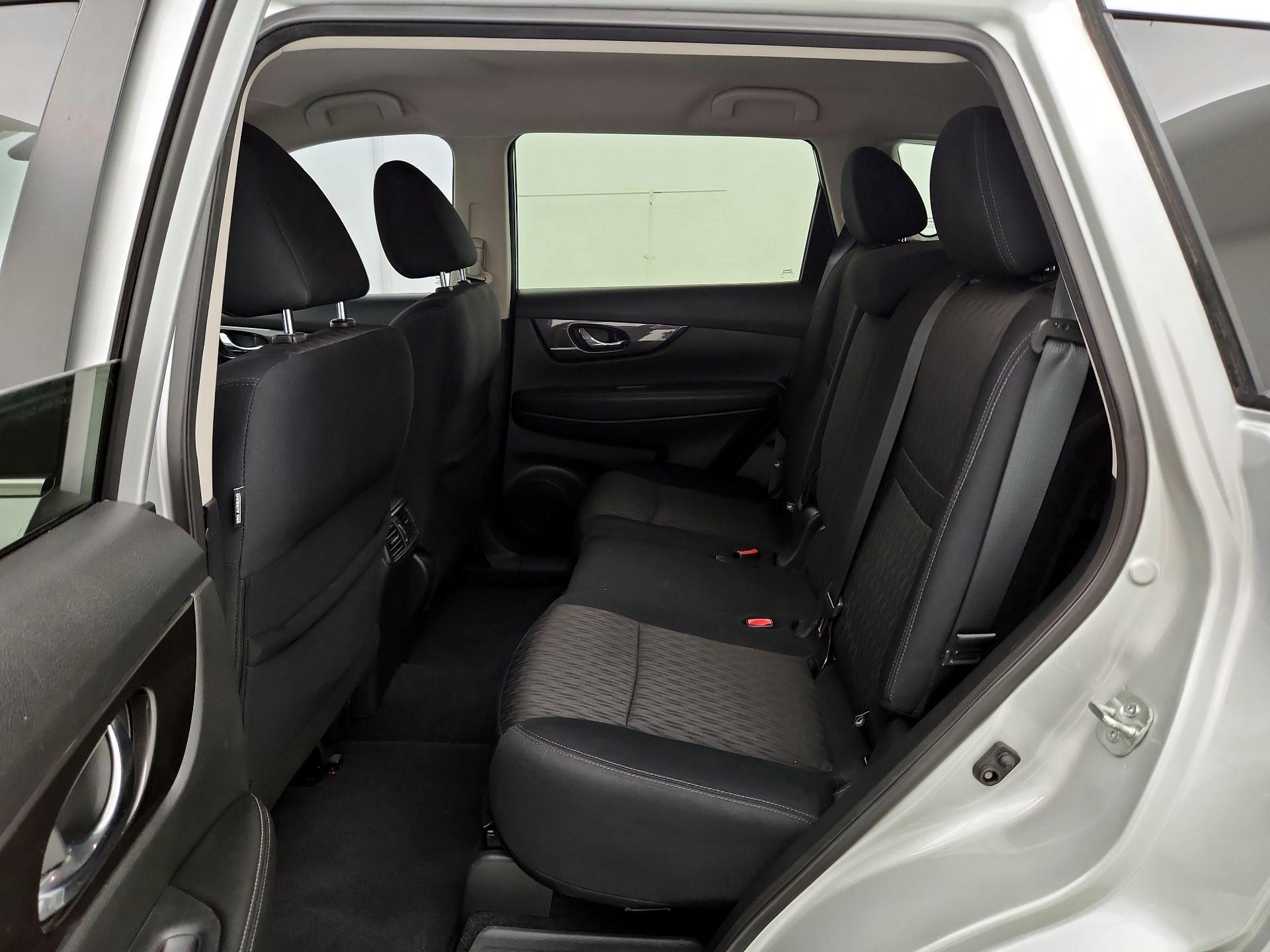 Thumbnail: 2019 Nissan Rogue - 19