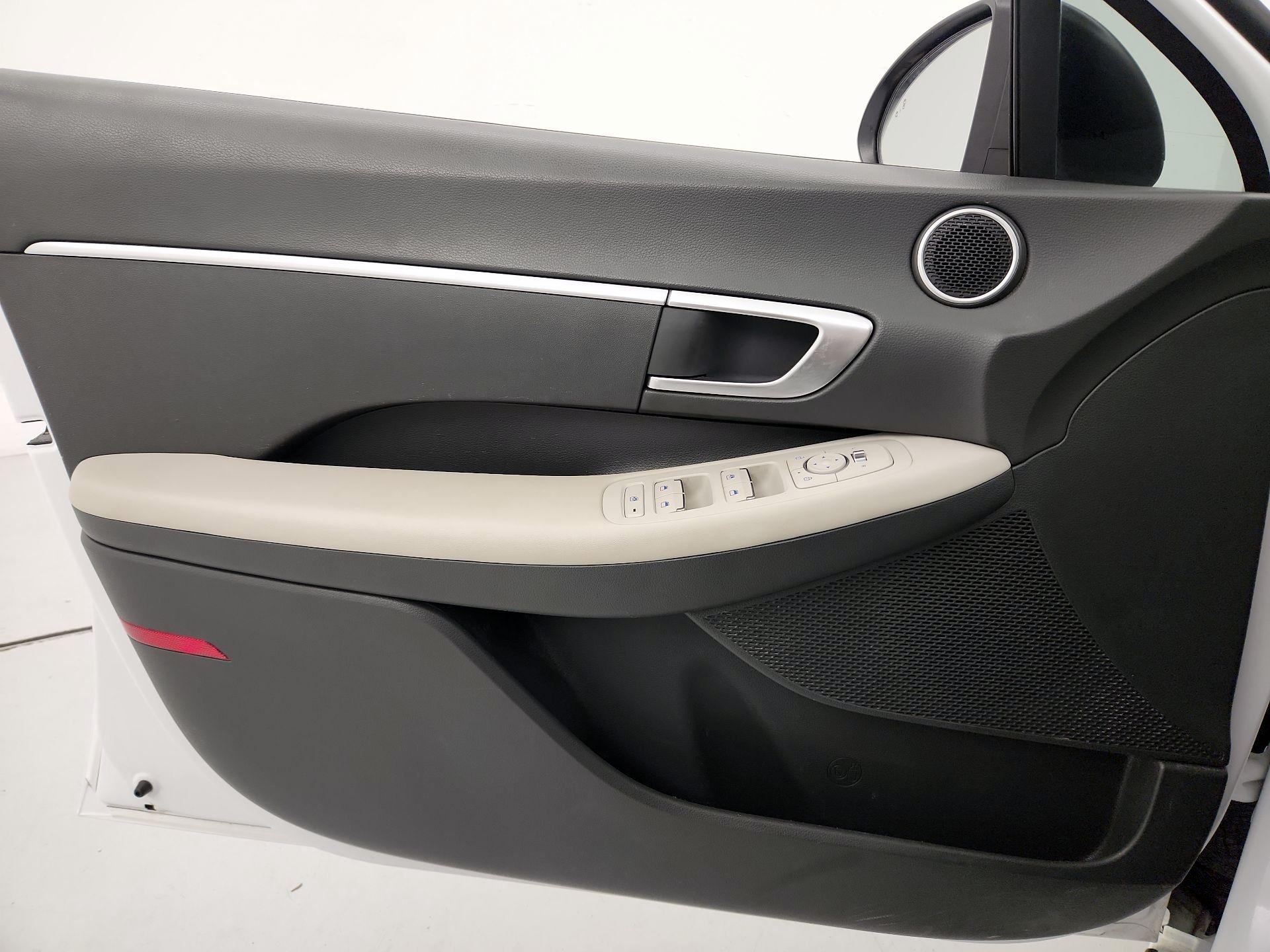 Thumbnail: 2023 Hyundai Sonata - 12