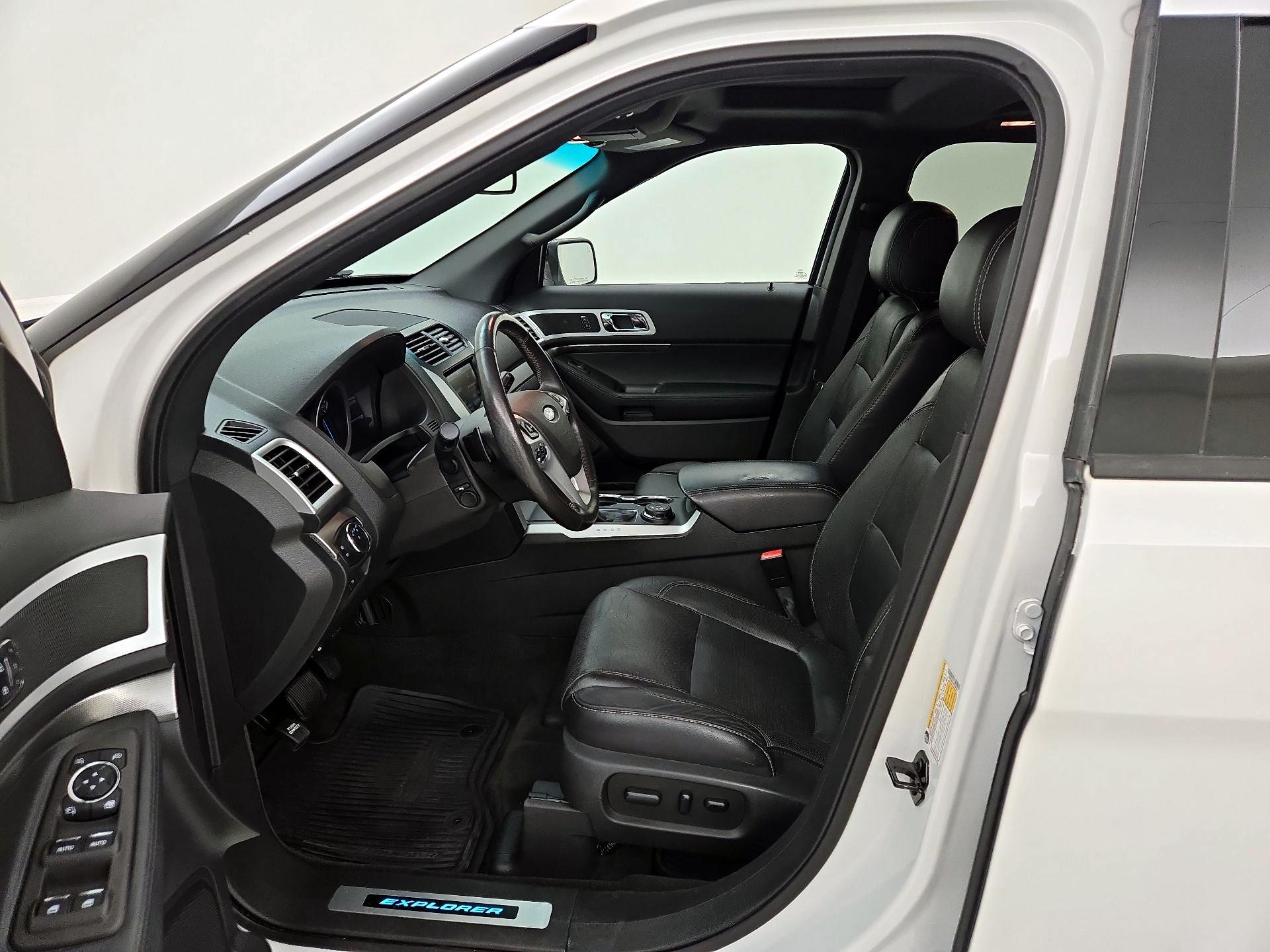 Thumbnail: 2015 Ford Explorer - 11