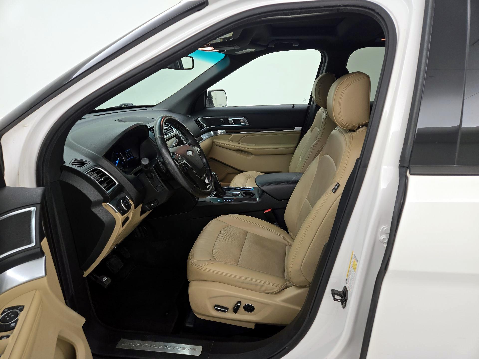 Thumbnail: 2016 Ford Explorer - 11
