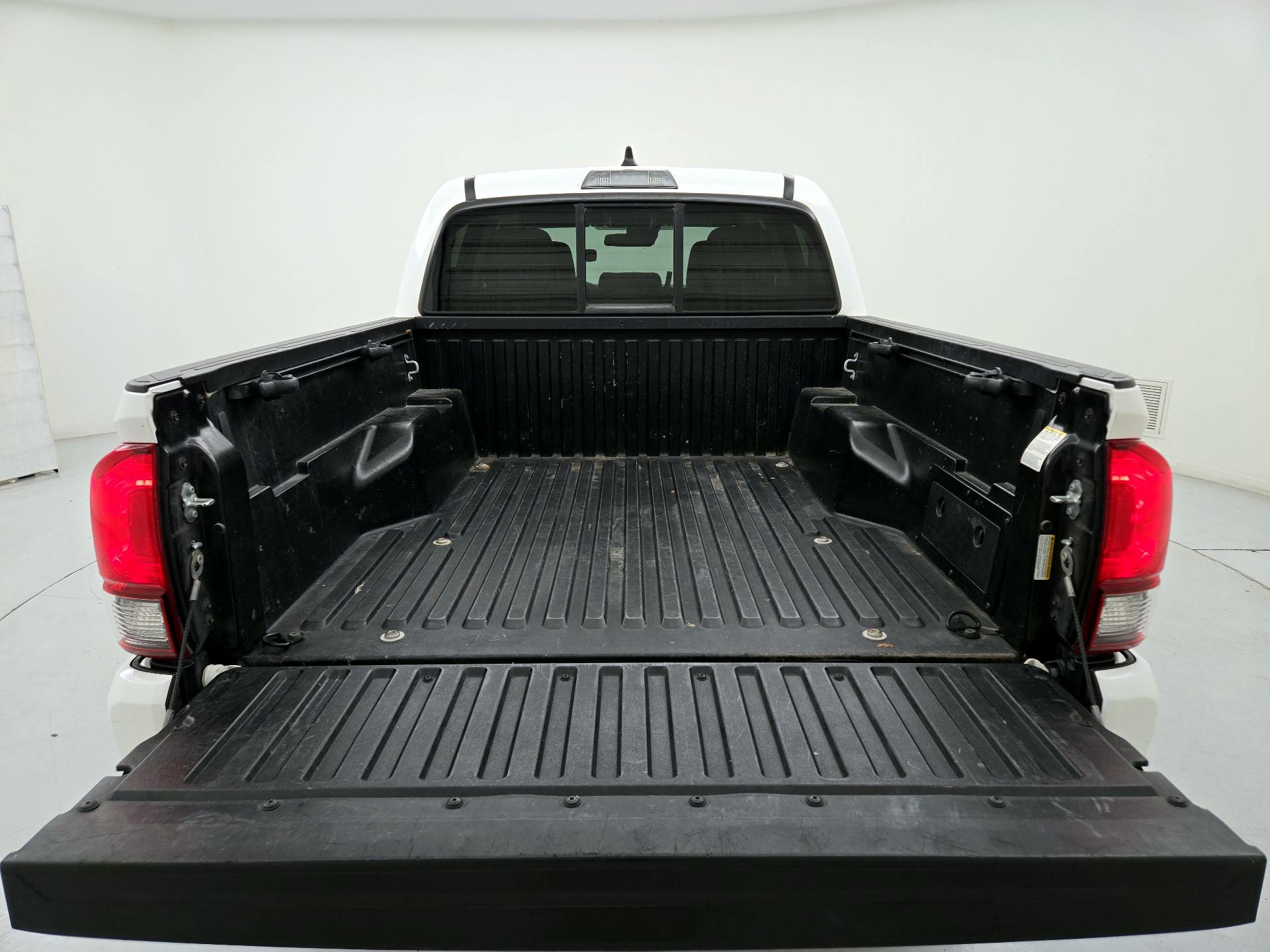 Thumbnail: 2022 Toyota Tacoma - 20