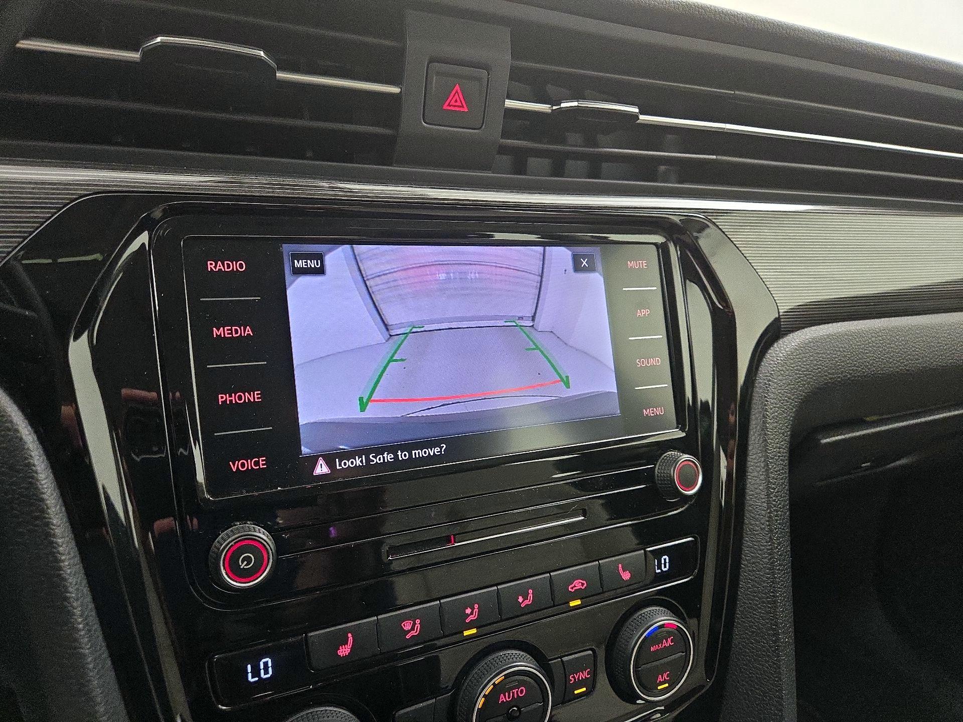 Thumbnail: 2020 Volkswagen Passat - 14