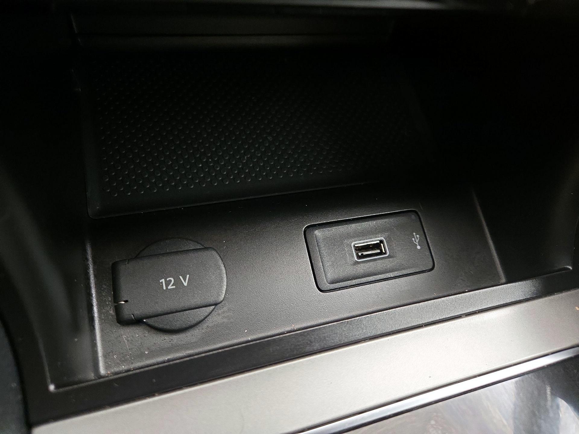 Thumbnail: 2020 Volkswagen Passat - 18