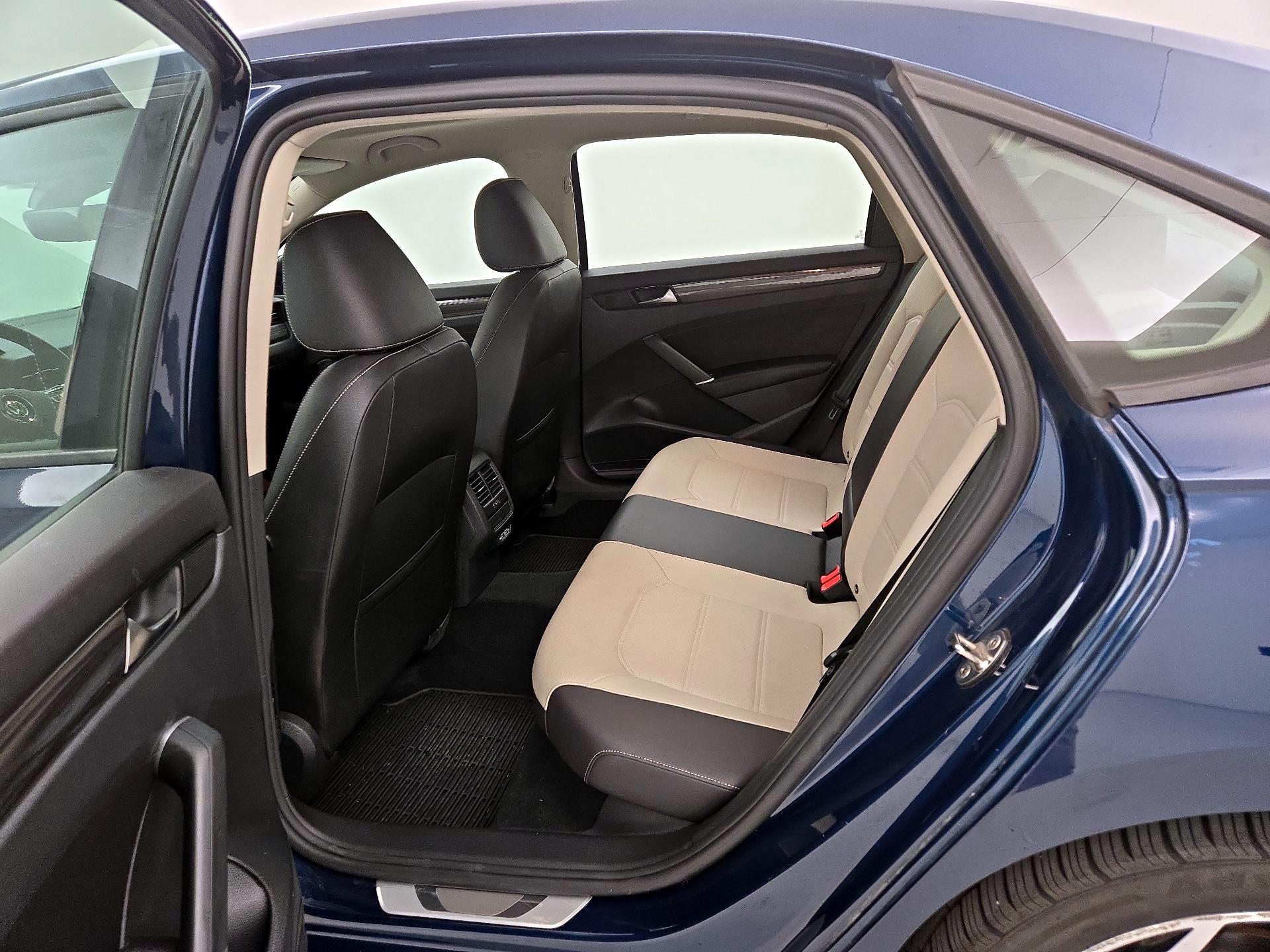 Thumbnail: 2020 Volkswagen Passat - 20