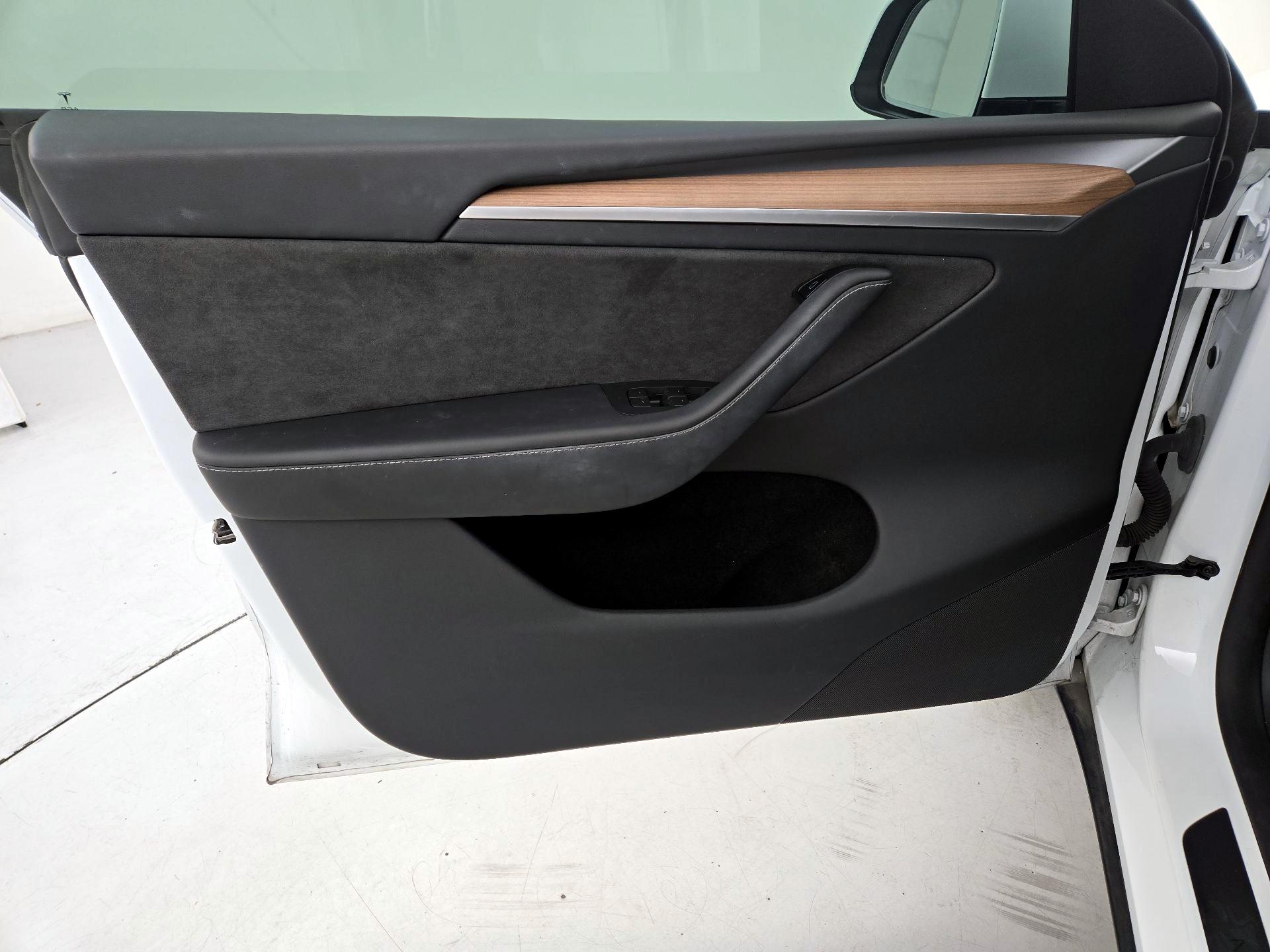 Thumbnail: 2023 Tesla Model Y - 12