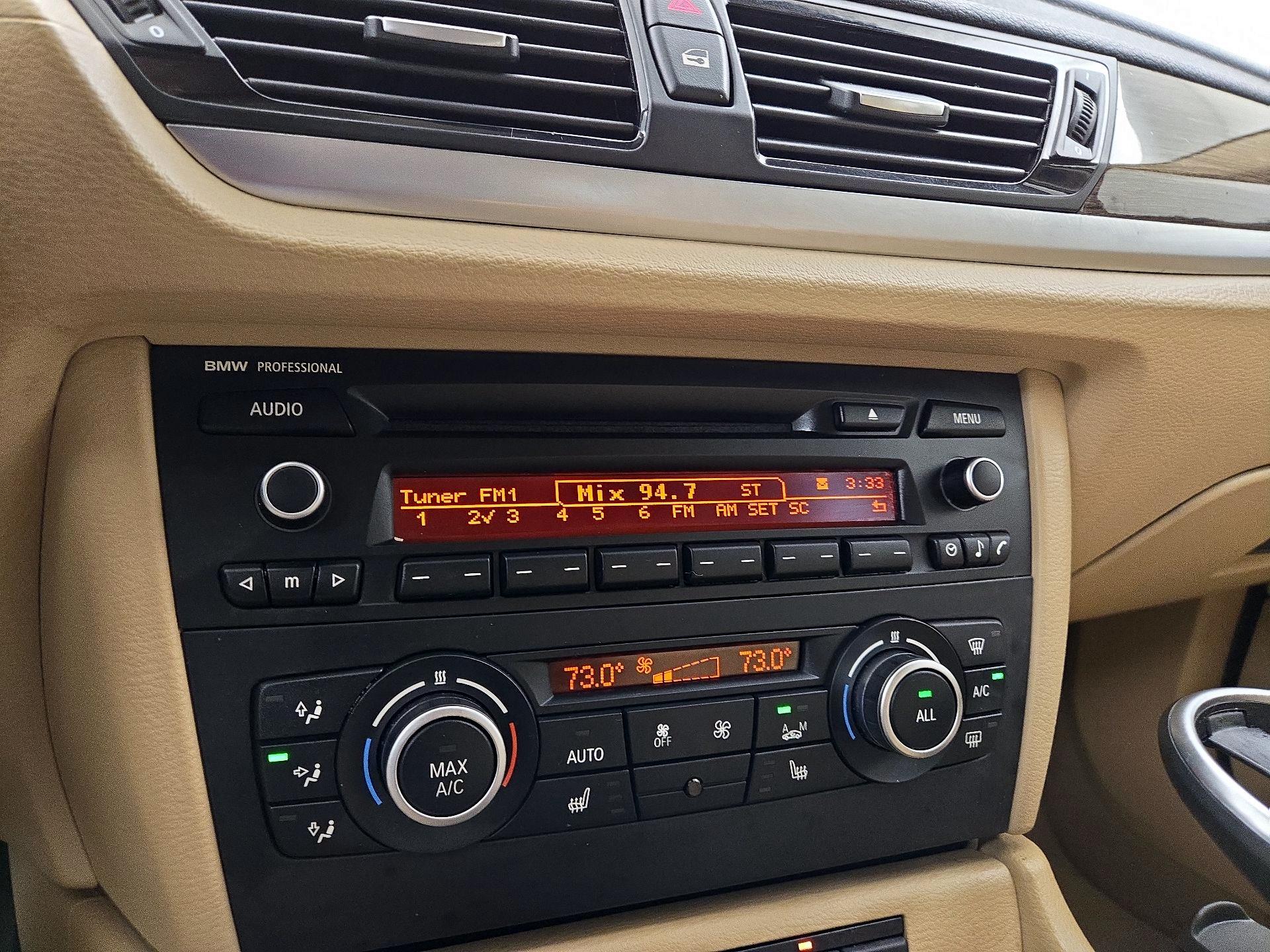 Thumbnail: 2015 BMW X1 - 14