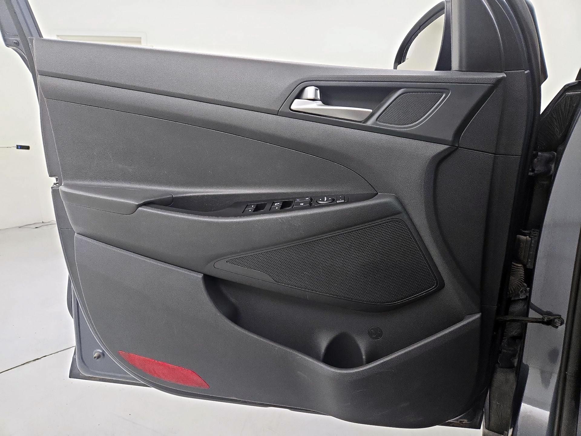 Thumbnail: 2020 Hyundai Tucson - 12