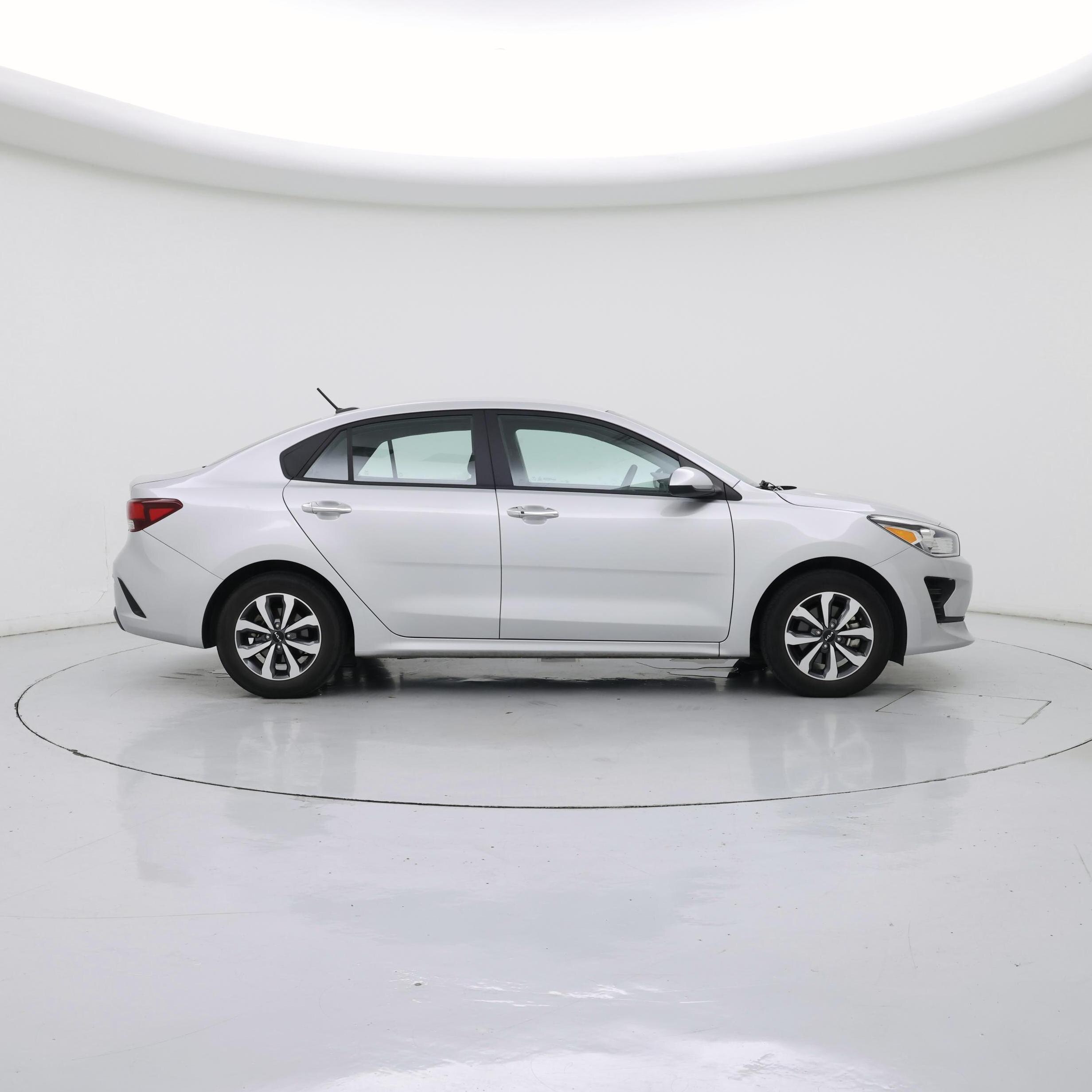 Thumbnail: 2022 Kia Rio - 7