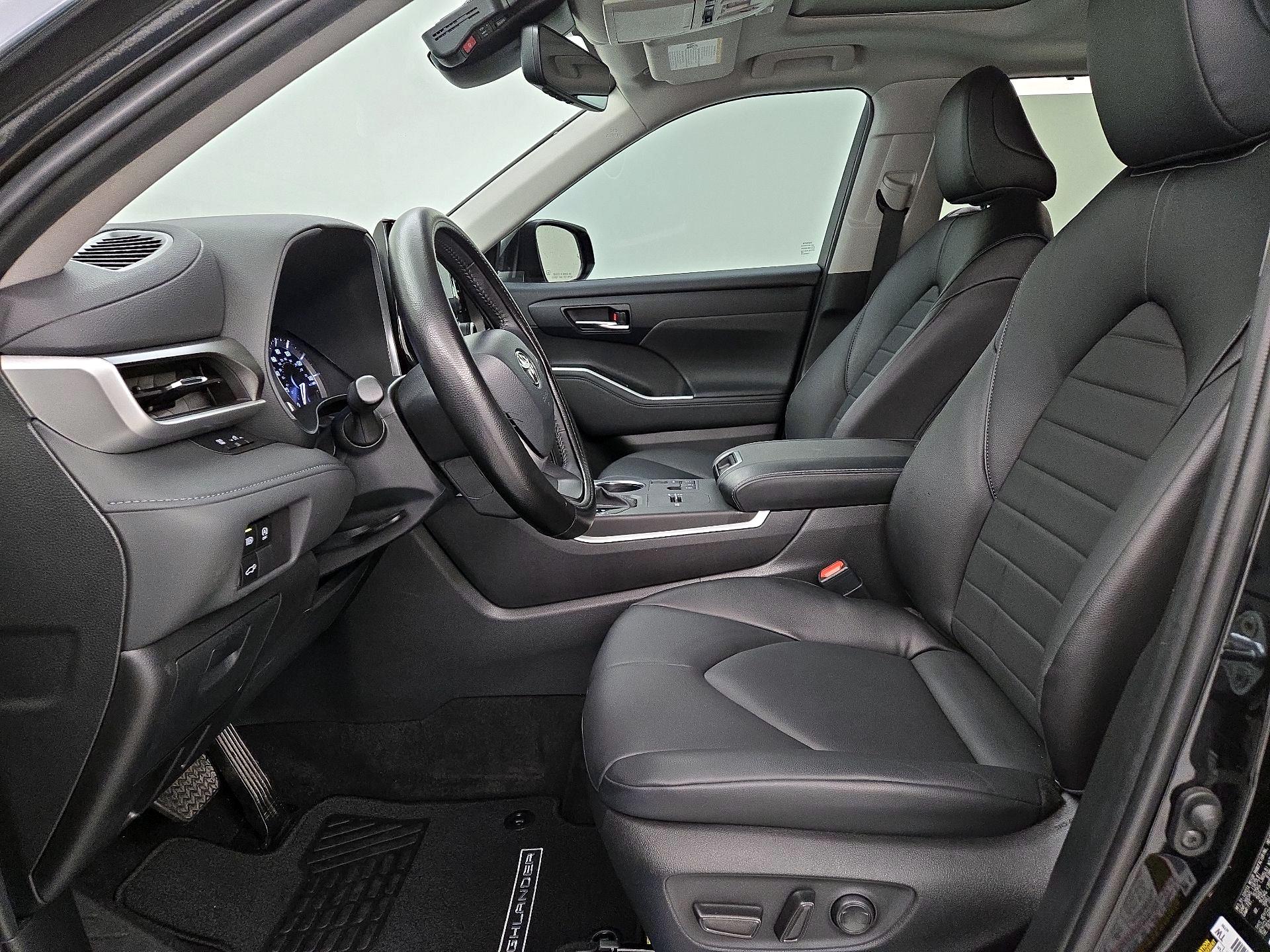 Thumbnail: 2024 Toyota Highlander - 11