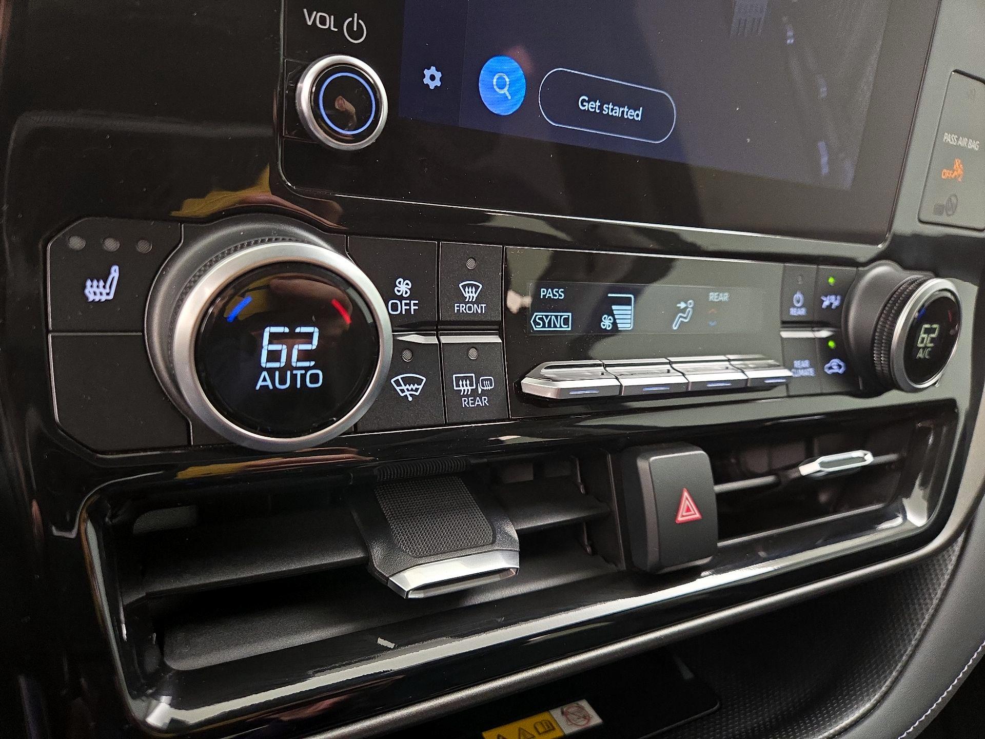 Thumbnail: 2024 Toyota Highlander - 16