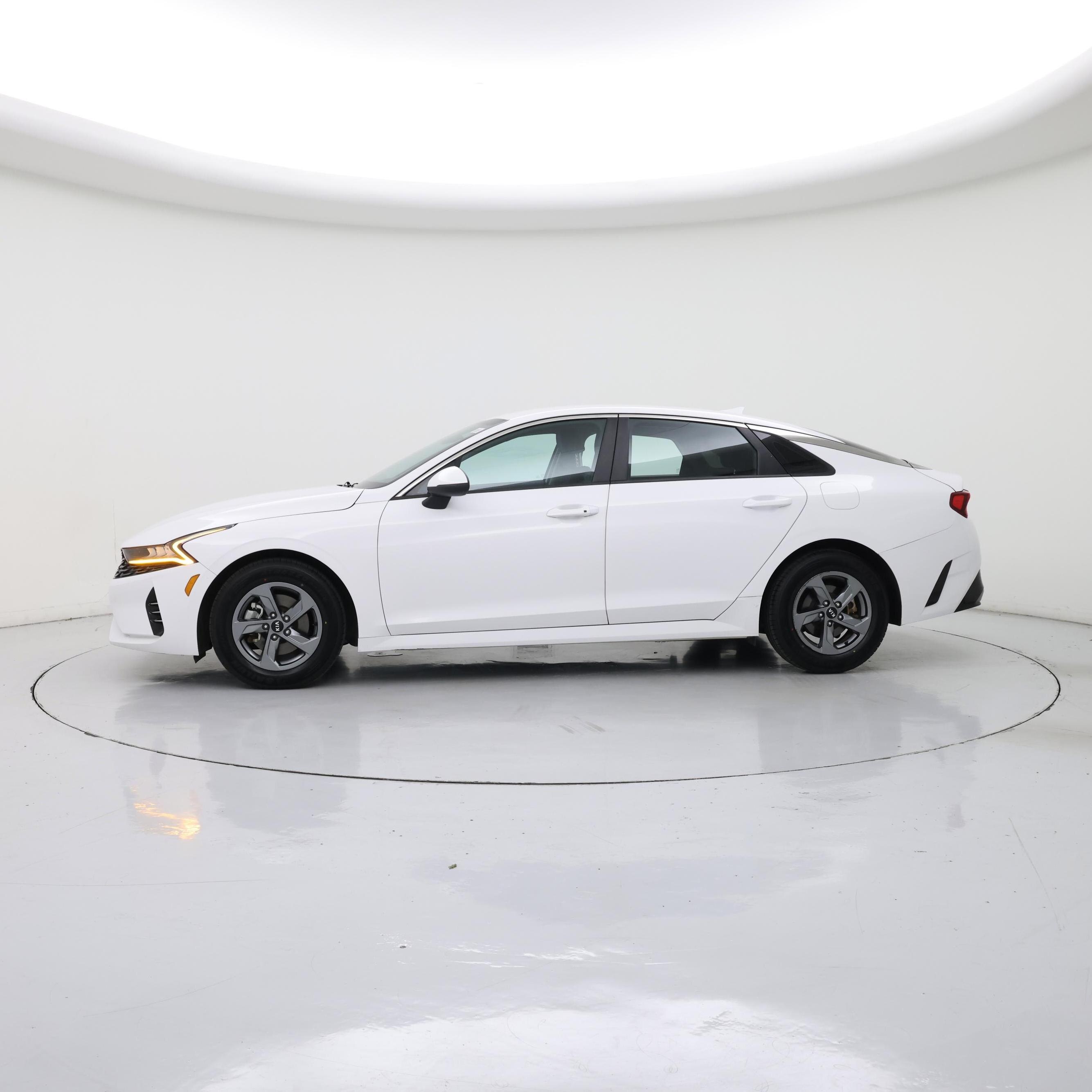 Thumbnail: 2021 Kia K5 - 3