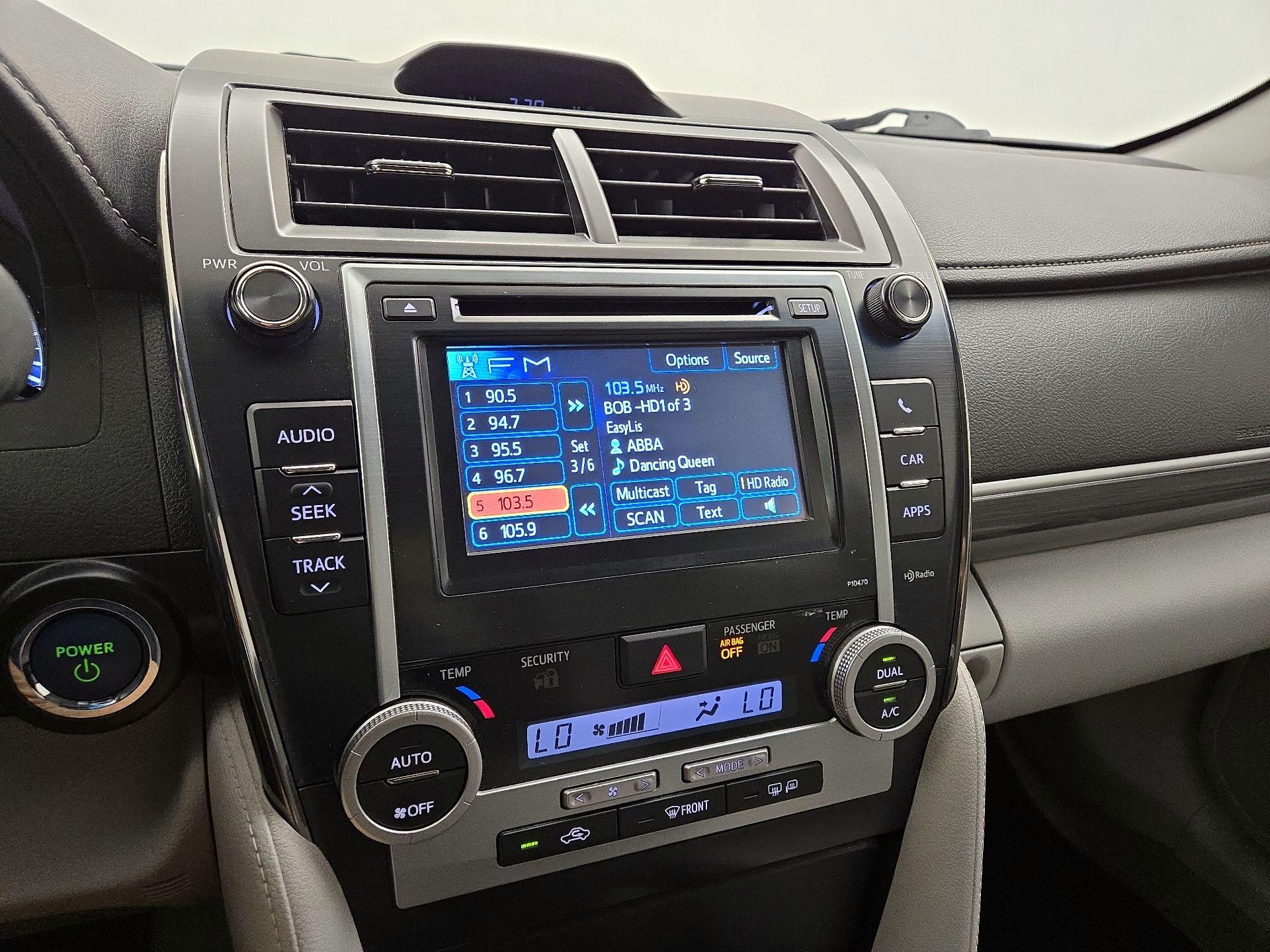 Thumbnail: 2014 Toyota Camry - 16
