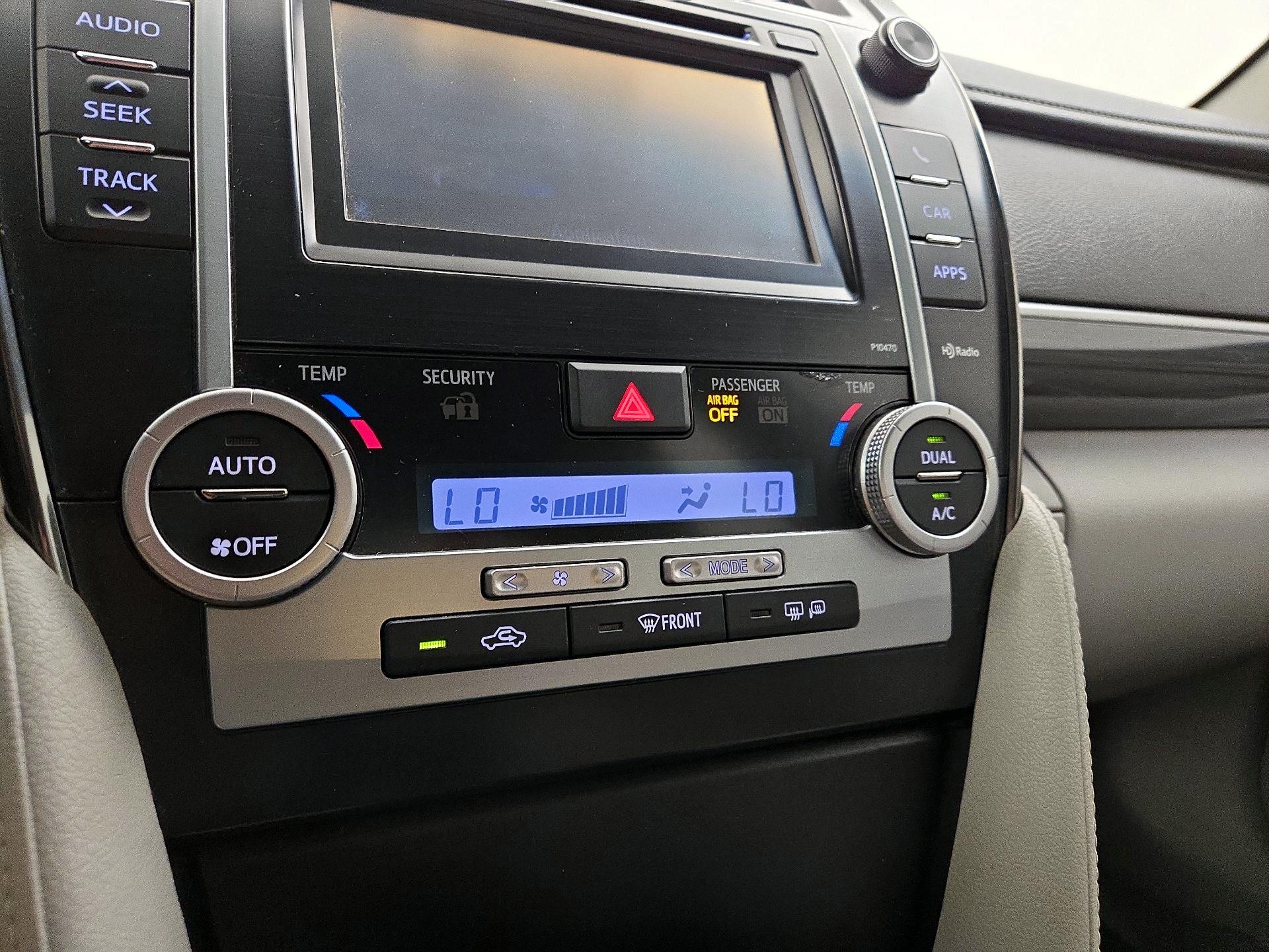 Thumbnail: 2014 Toyota Camry - 17