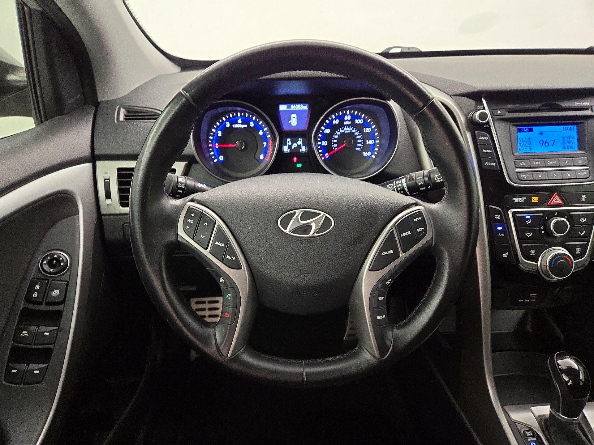 Thumbnail: 2016 Hyundai Elantra - 10