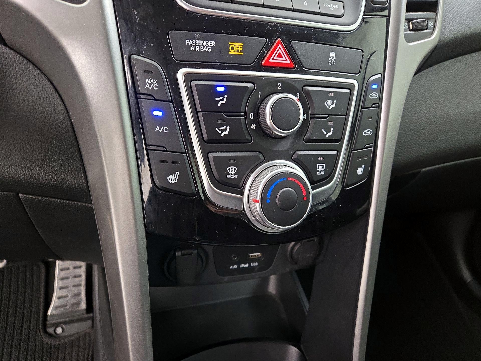 Thumbnail: 2016 Hyundai Elantra - 15