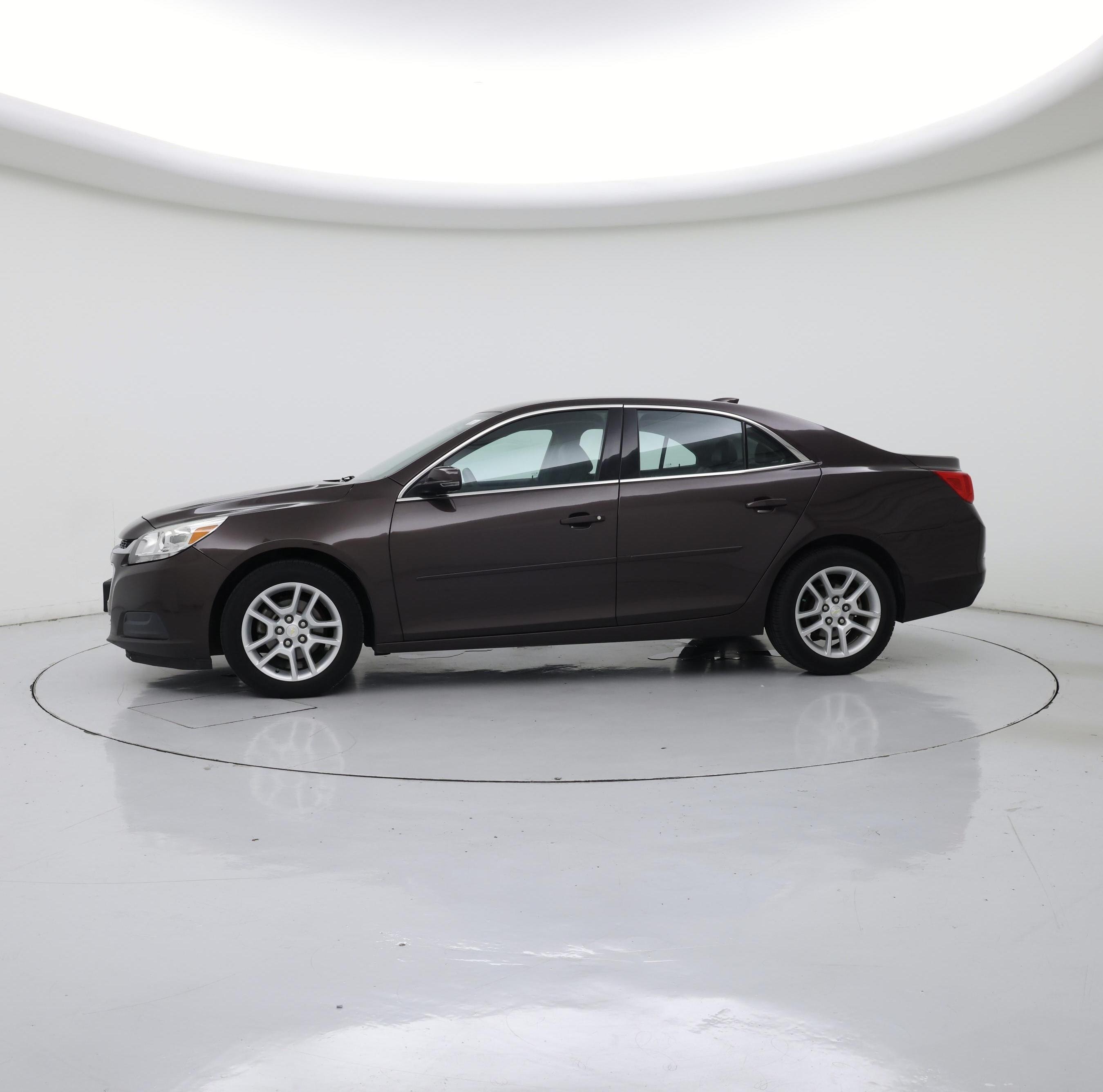 Thumbnail: 2015 Chevrolet Malibu - 3