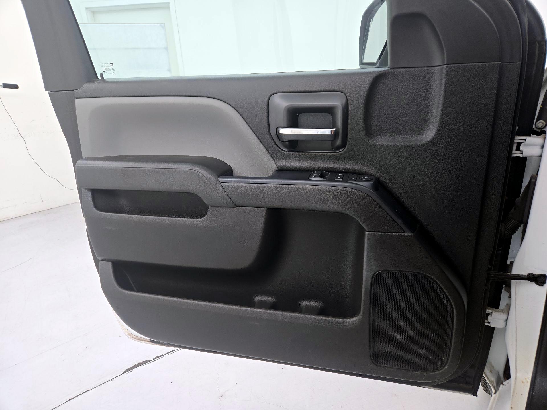 Thumbnail: 2018 Chevrolet Silverado 1500 - 12