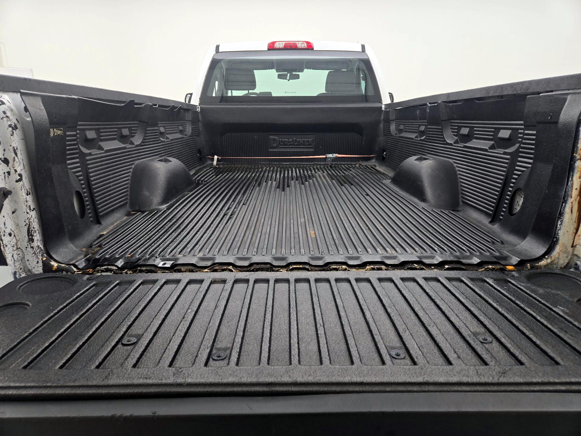 Thumbnail: 2018 Chevrolet Silverado 1500 - 19
