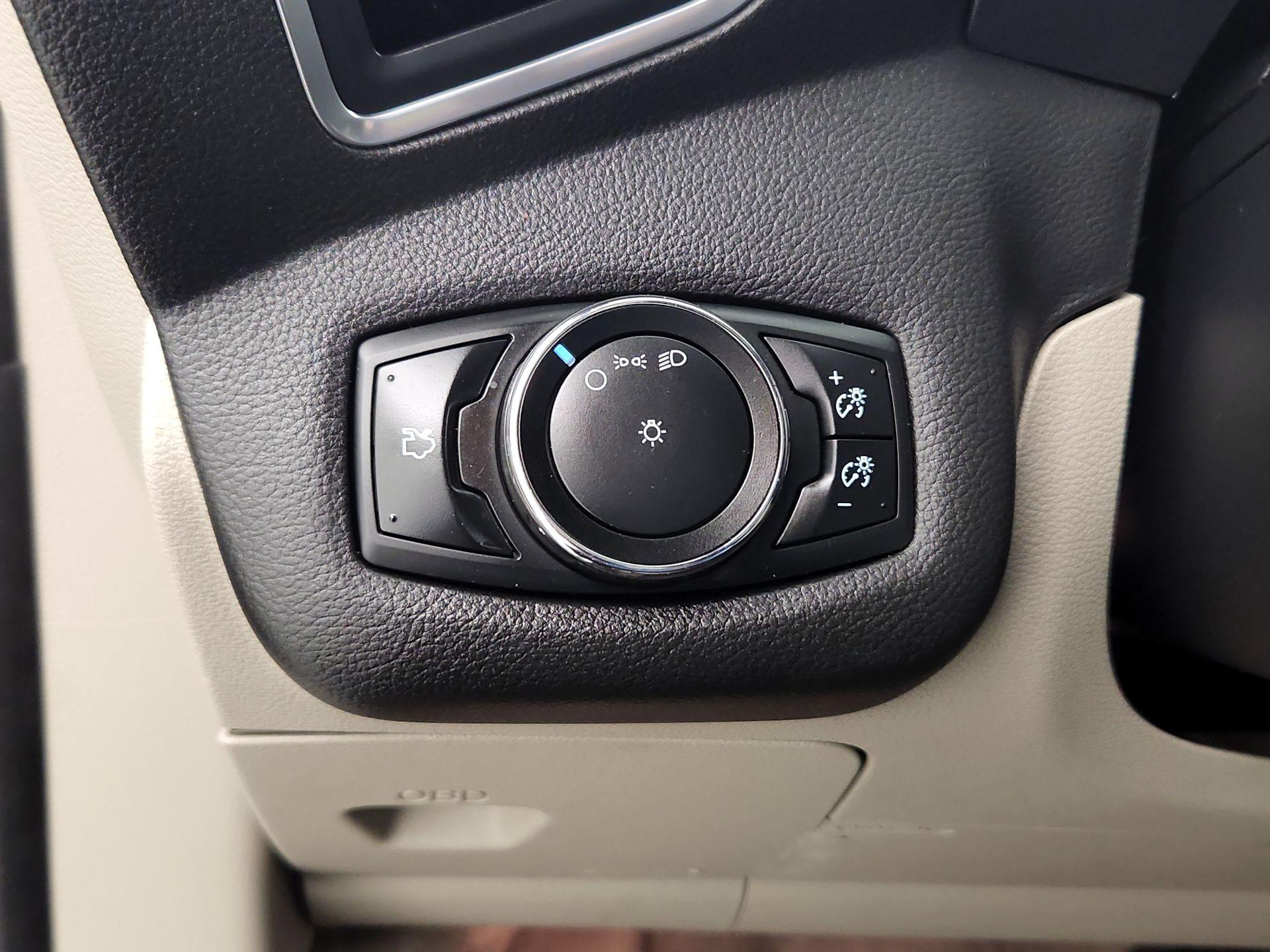 Thumbnail: 2013 Ford C-Max - 13