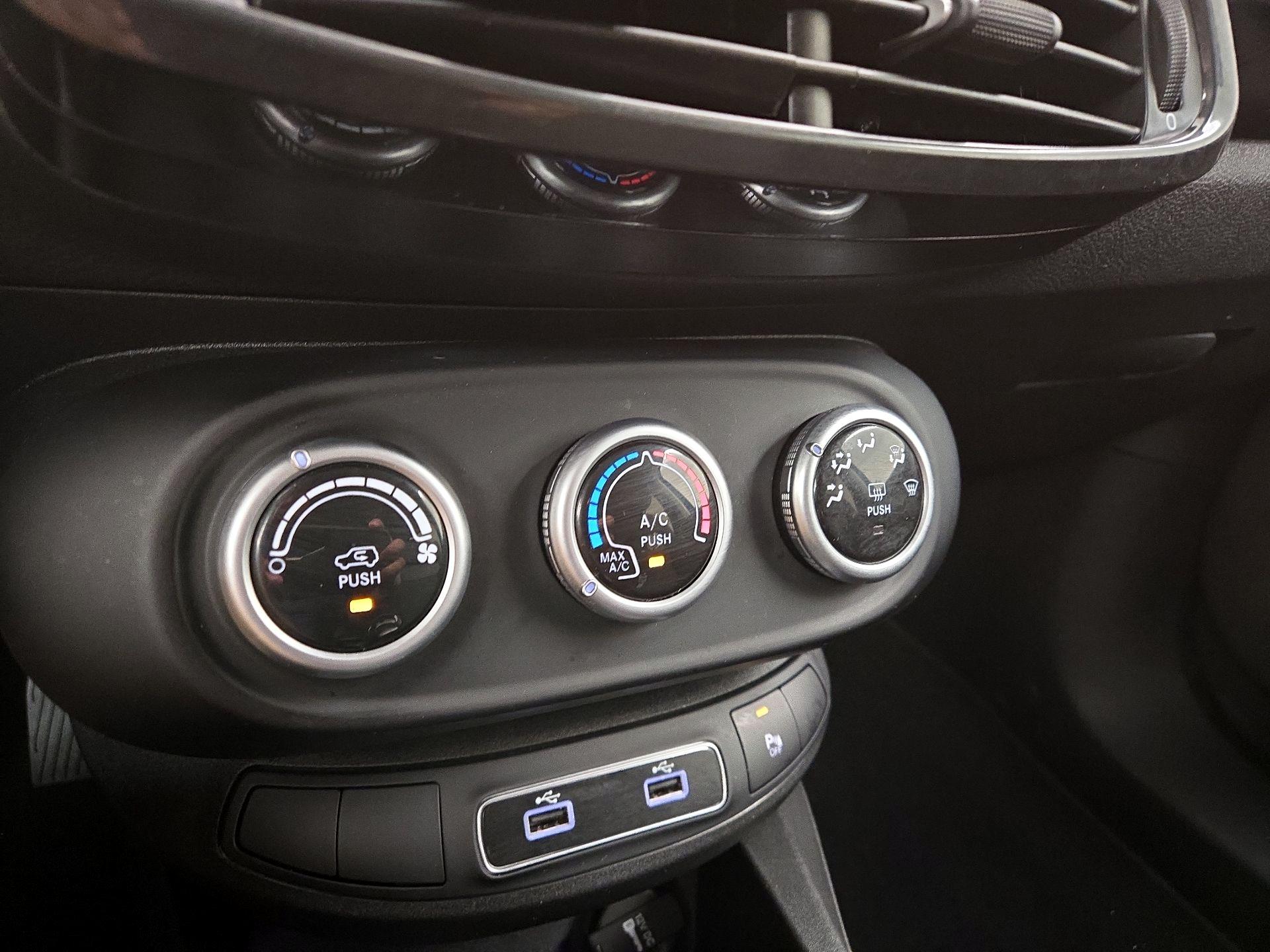 Thumbnail: 2021 Fiat 500X - 16