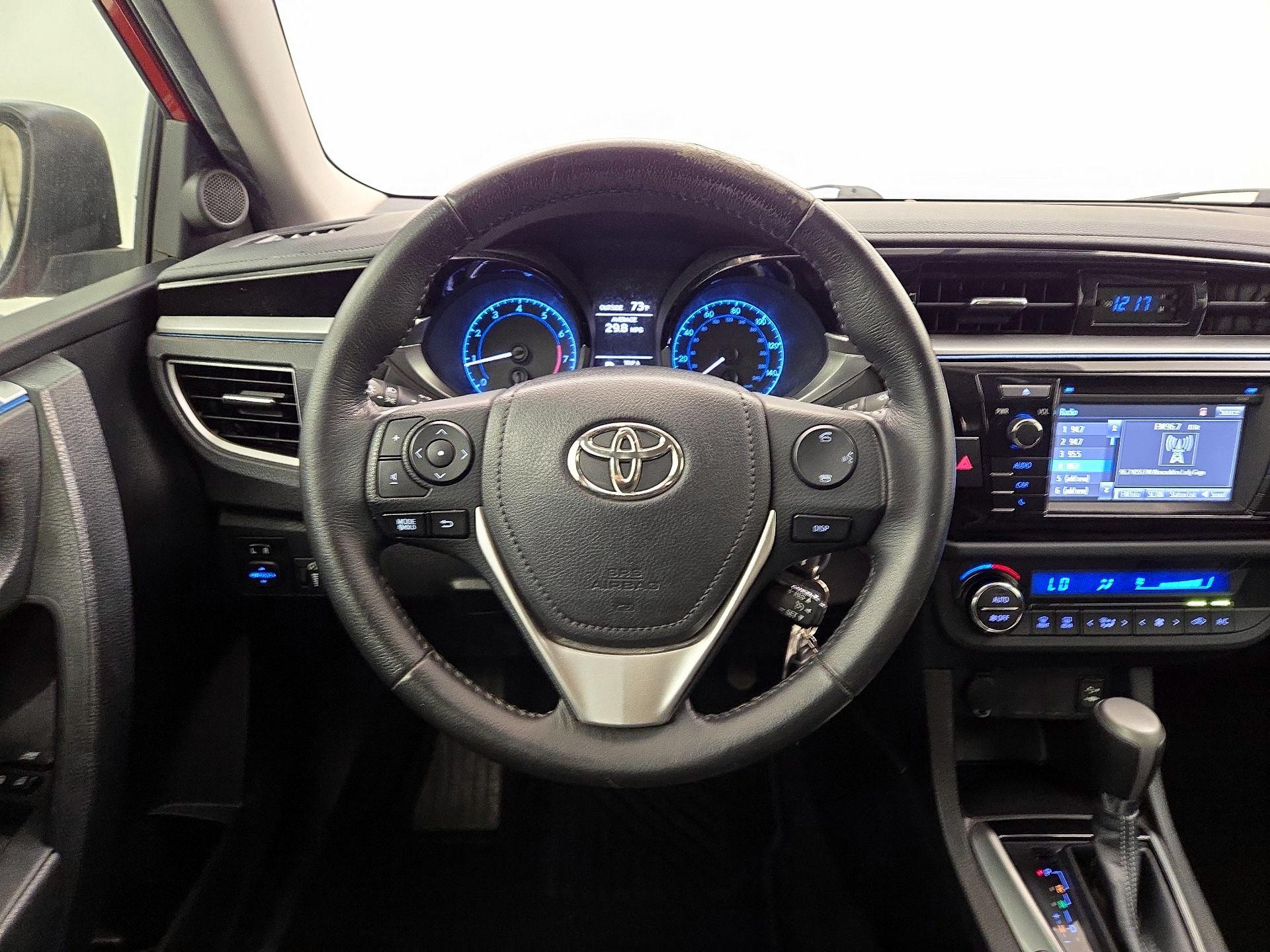 Thumbnail: 2015 Toyota Corolla - 10