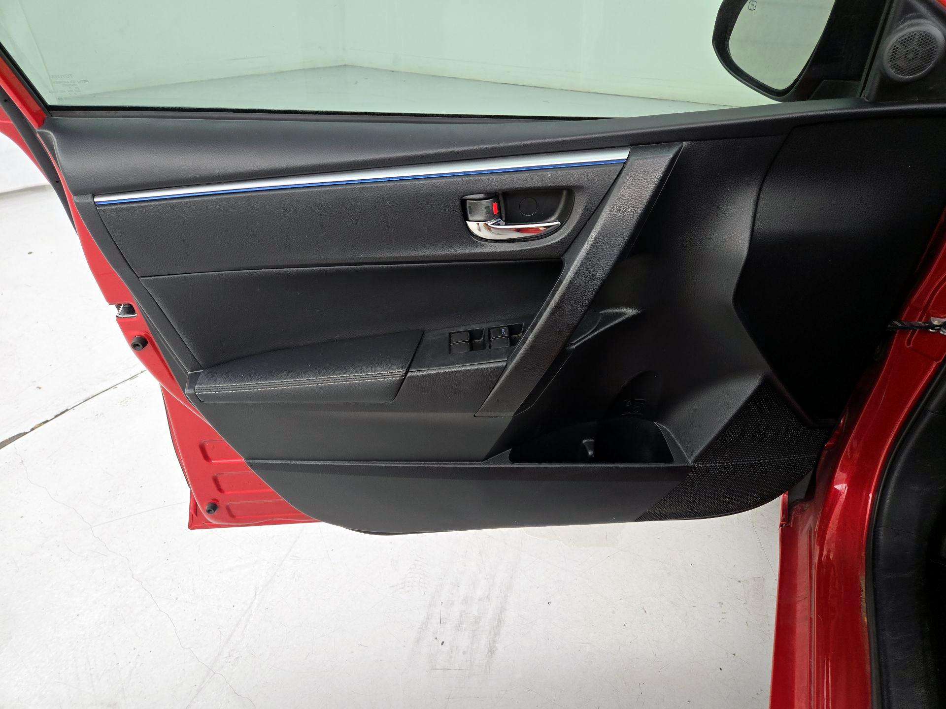 Thumbnail: 2015 Toyota Corolla - 12