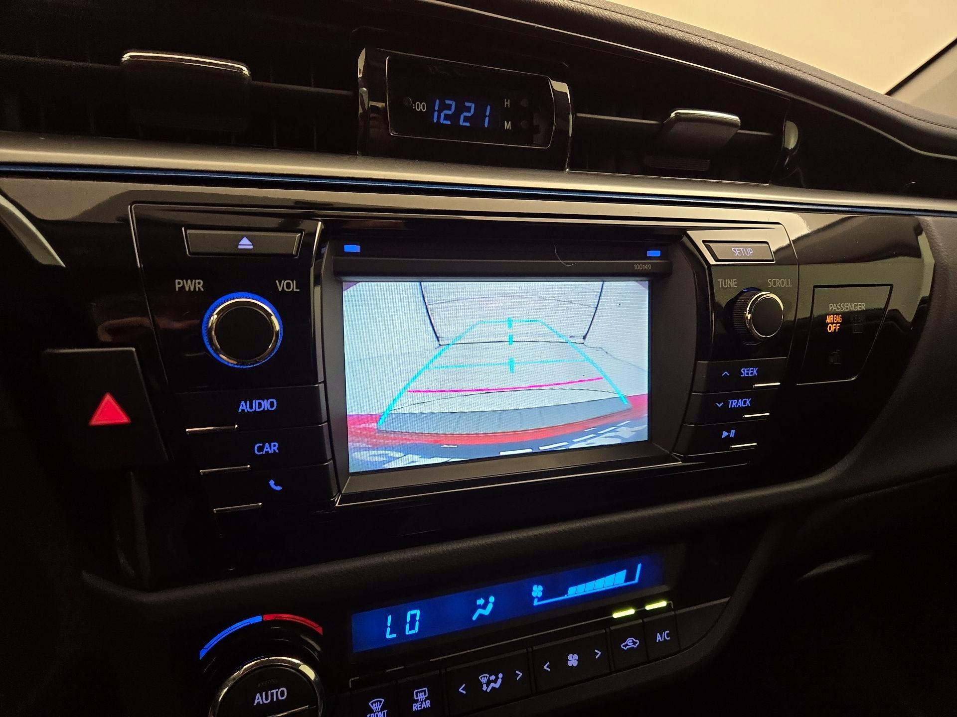 Thumbnail: 2015 Toyota Corolla - 14