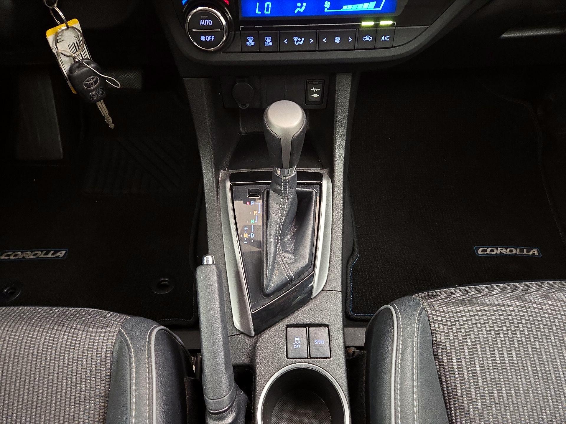 Thumbnail: 2015 Toyota Corolla - 17