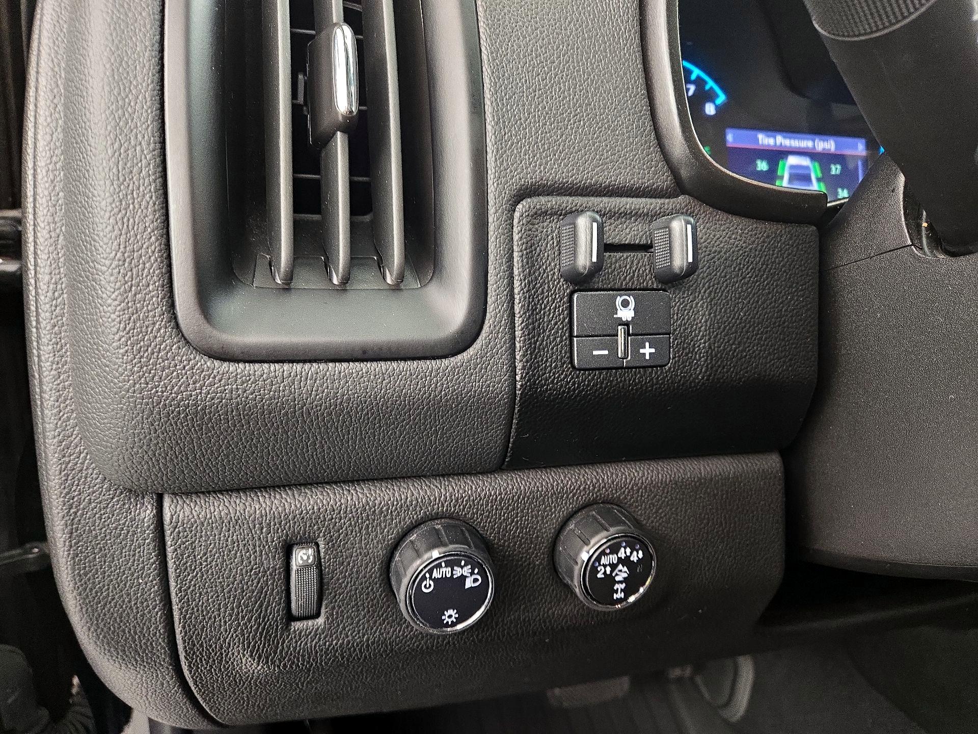 Thumbnail: 2021 Chevrolet Colorado - 13
