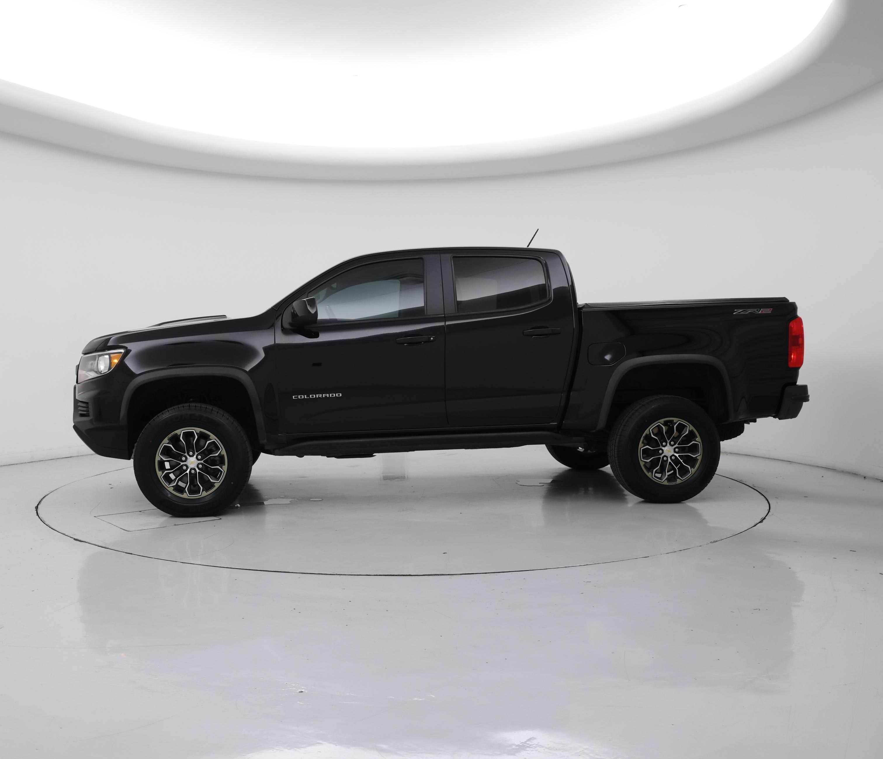 Thumbnail: 2021 Chevrolet Colorado - 3