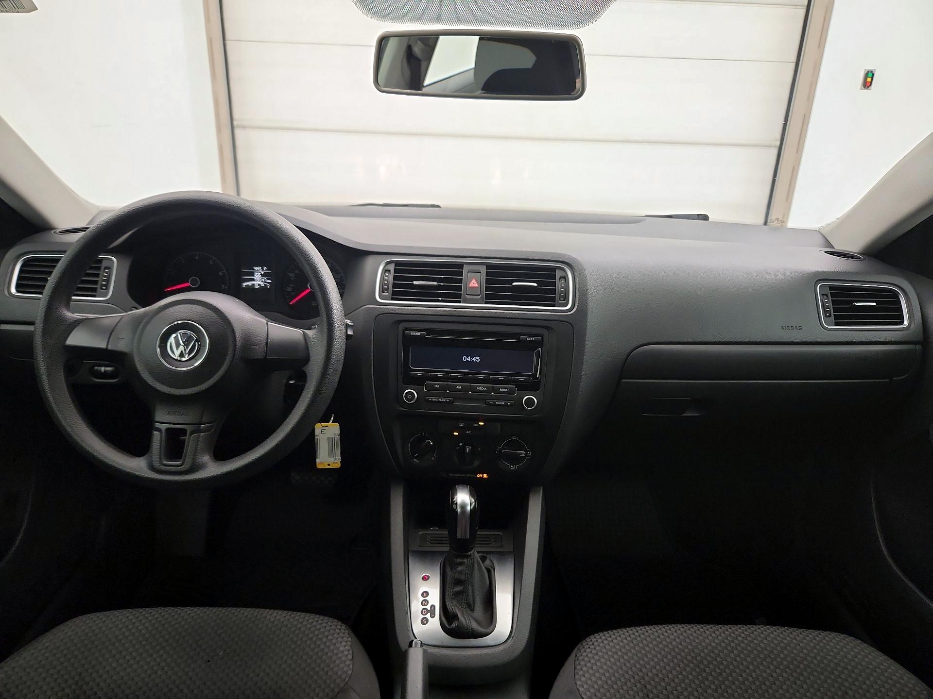 Thumbnail: 2014 Volkswagen Jetta - 9