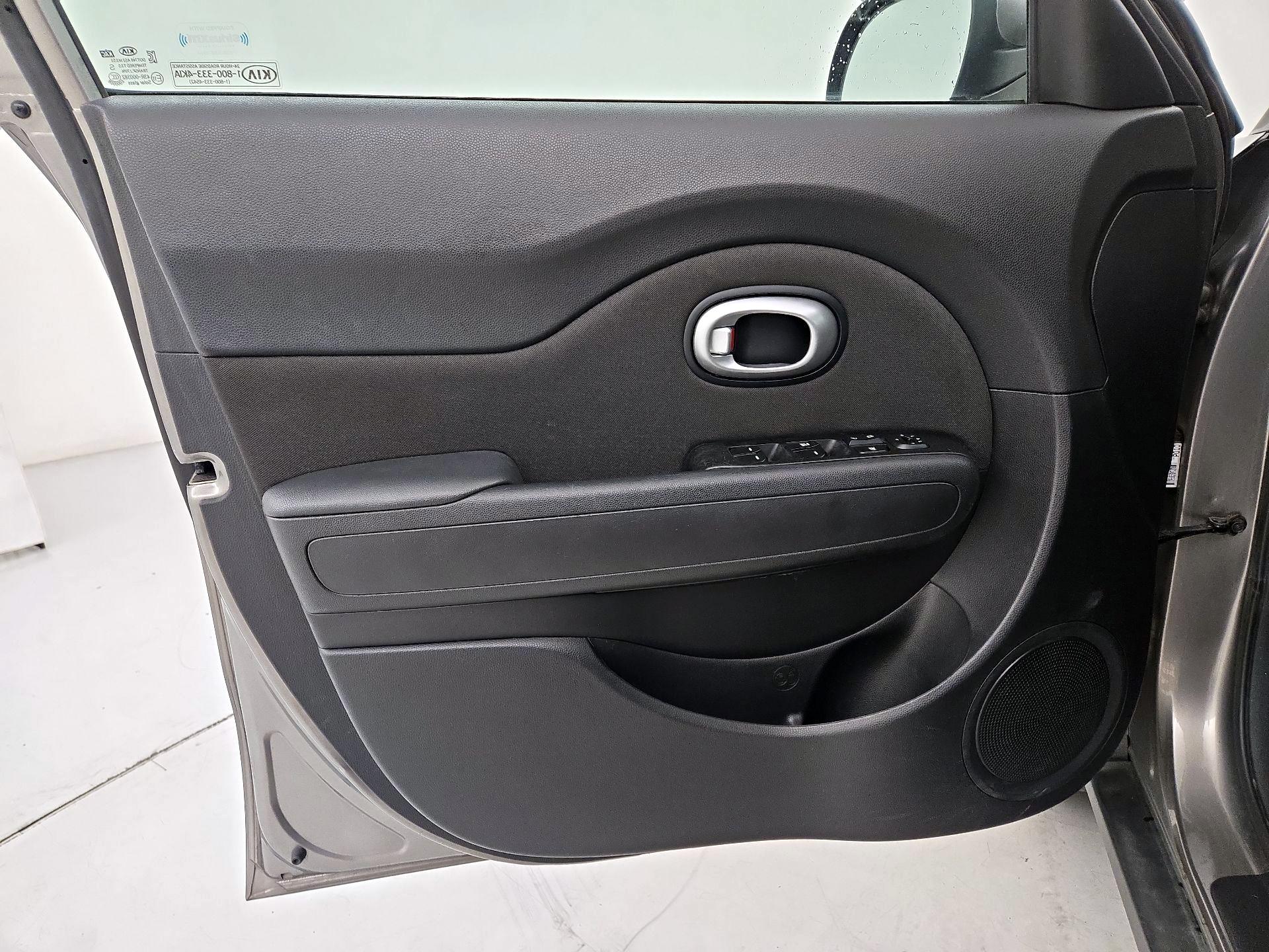 Thumbnail: 2016 Kia Soul - 12