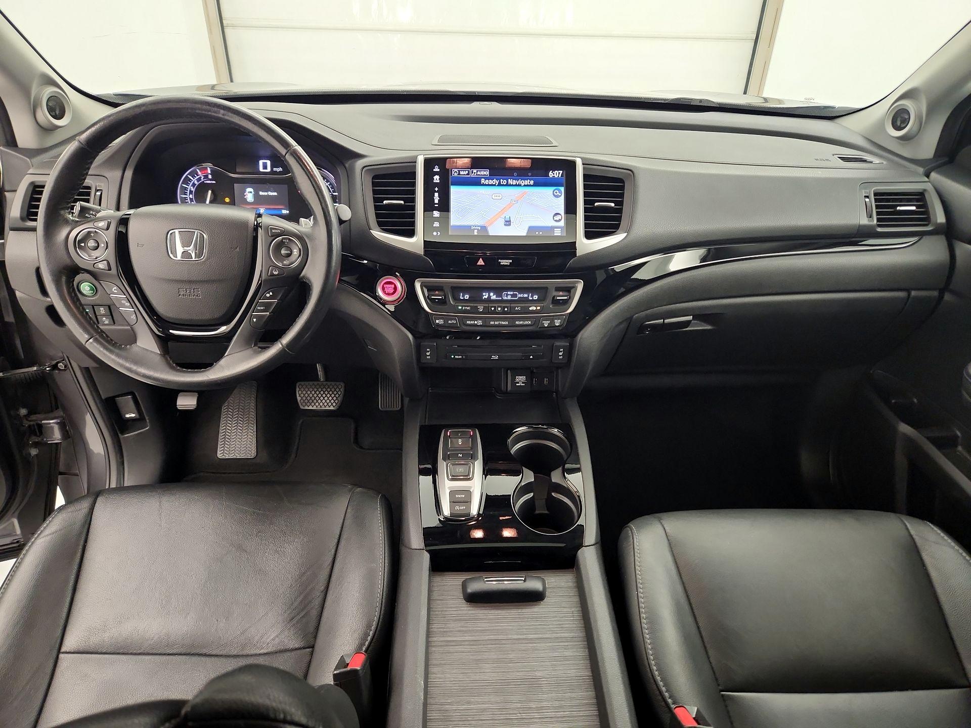 Thumbnail: 2017 Honda Pilot - 9