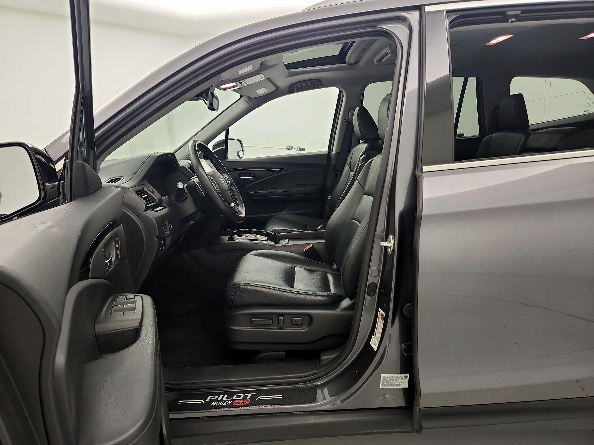 Thumbnail: 2017 Honda Pilot - 11