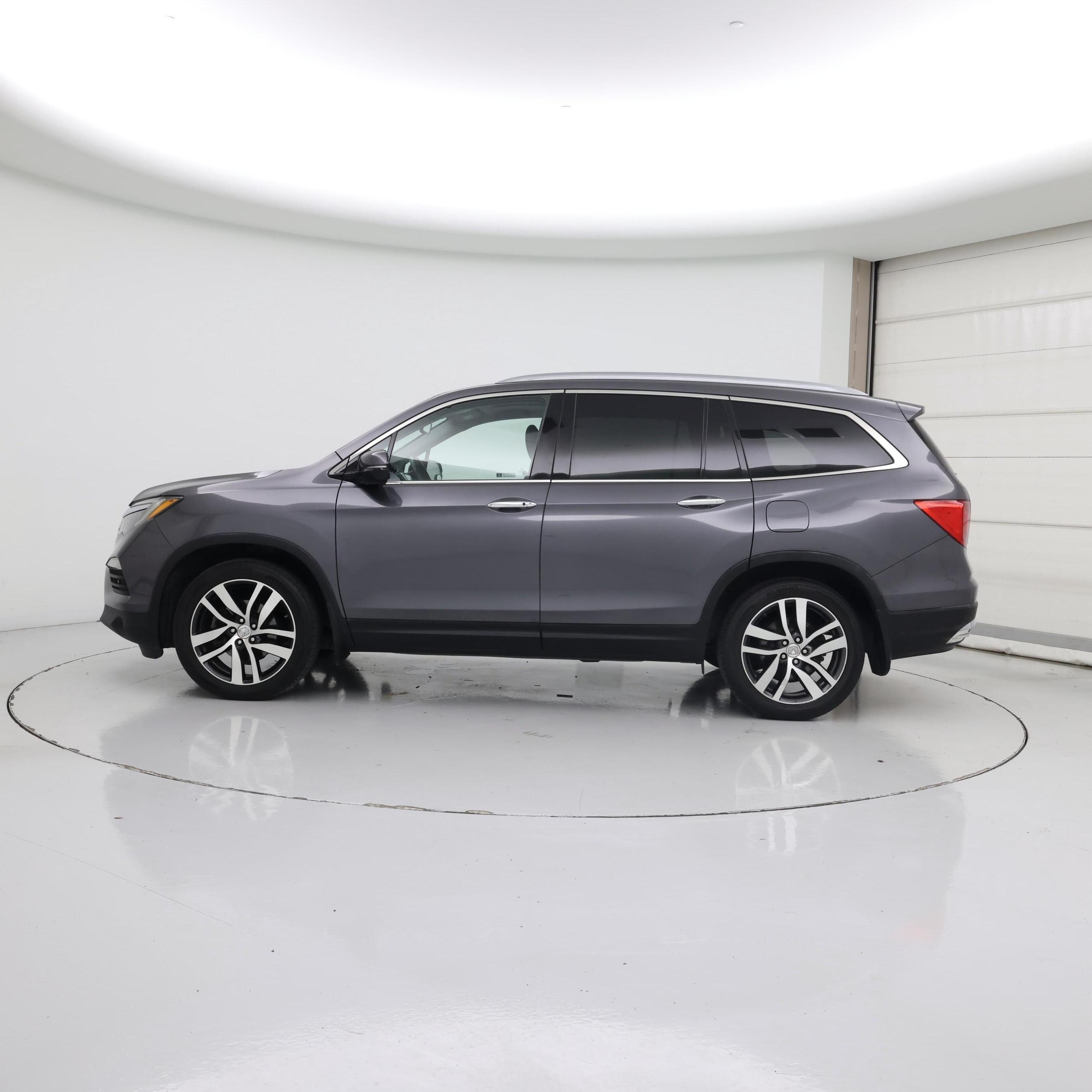 Thumbnail: 2017 Honda Pilot - 3
