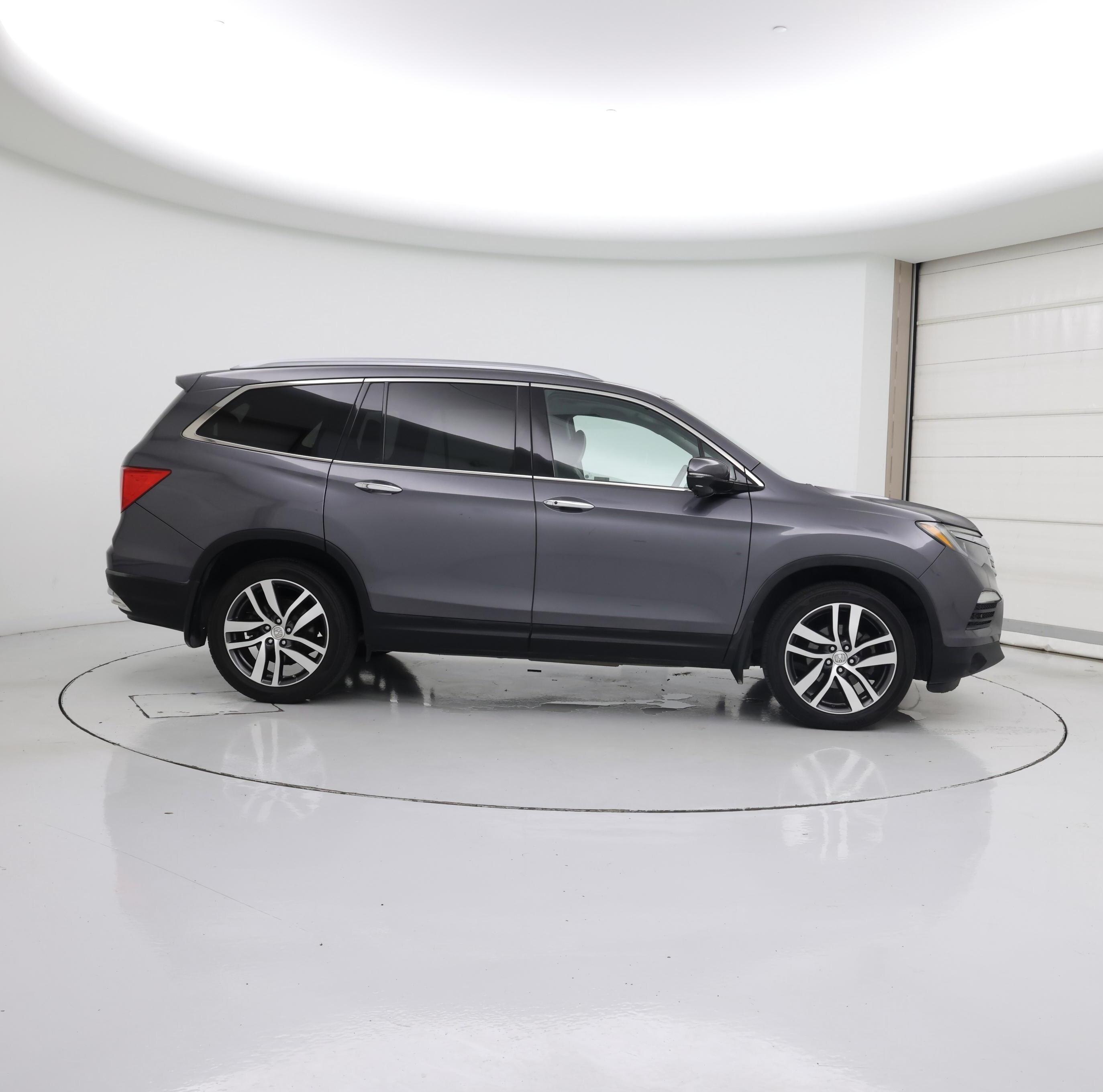 Thumbnail: 2017 Honda Pilot - 7