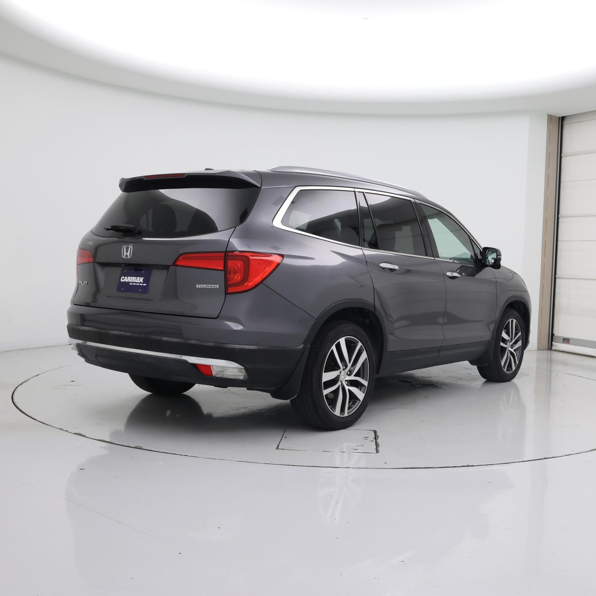Thumbnail: 2017 Honda Pilot - 8